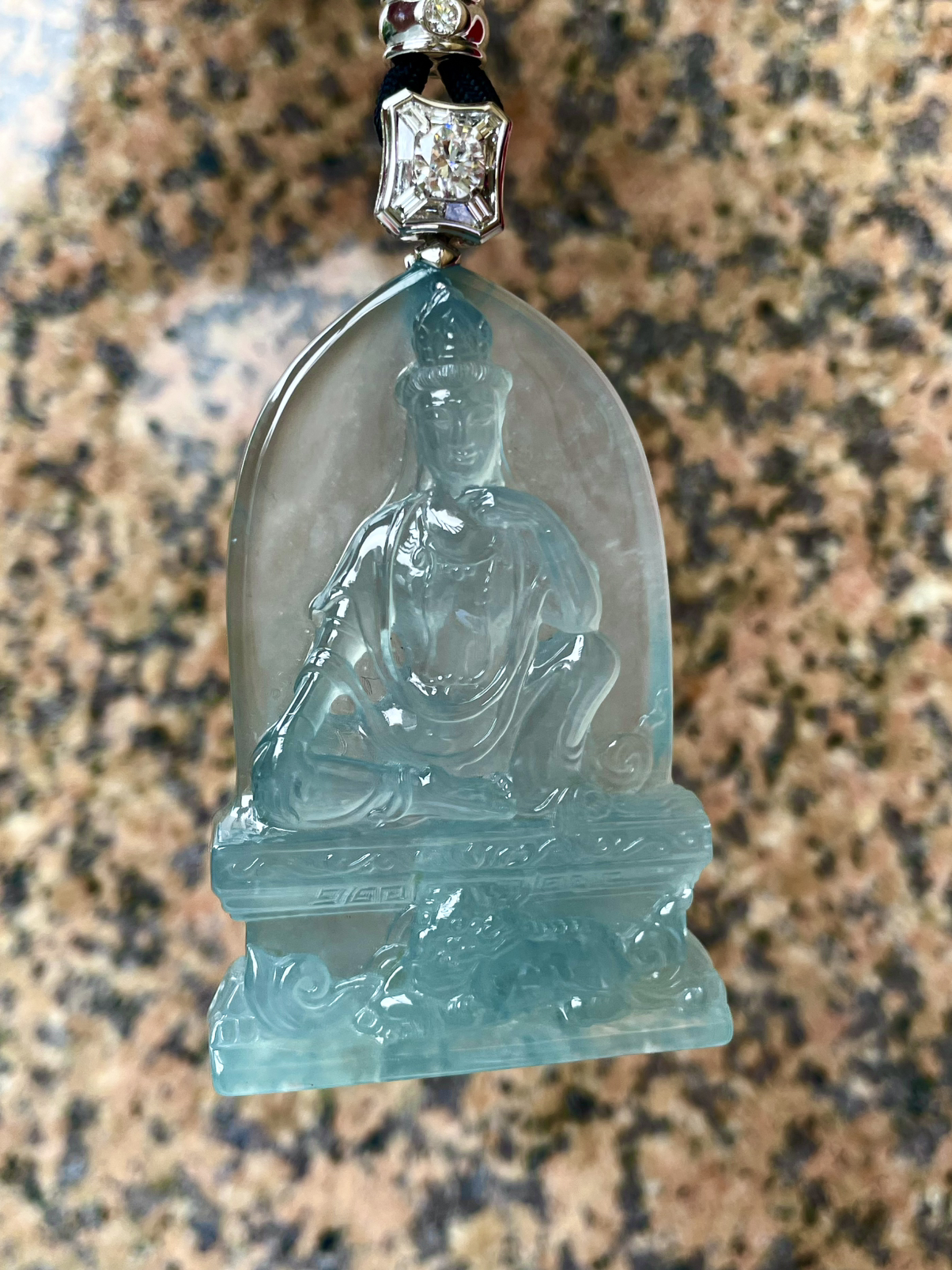 【冰种文殊菩萨】老料天空蓝，很厚装的料子，种质上佳，料子冰润细腻，结构致密，通透度非常好，冰感十足。