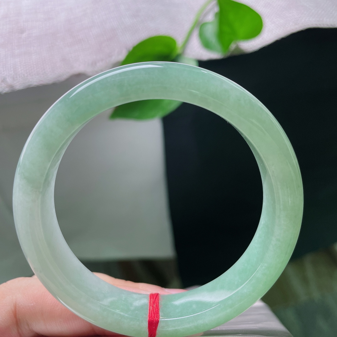 绿底正圈，水润细腻，甜美，温婉可人，贵气，无裂，ss56587a