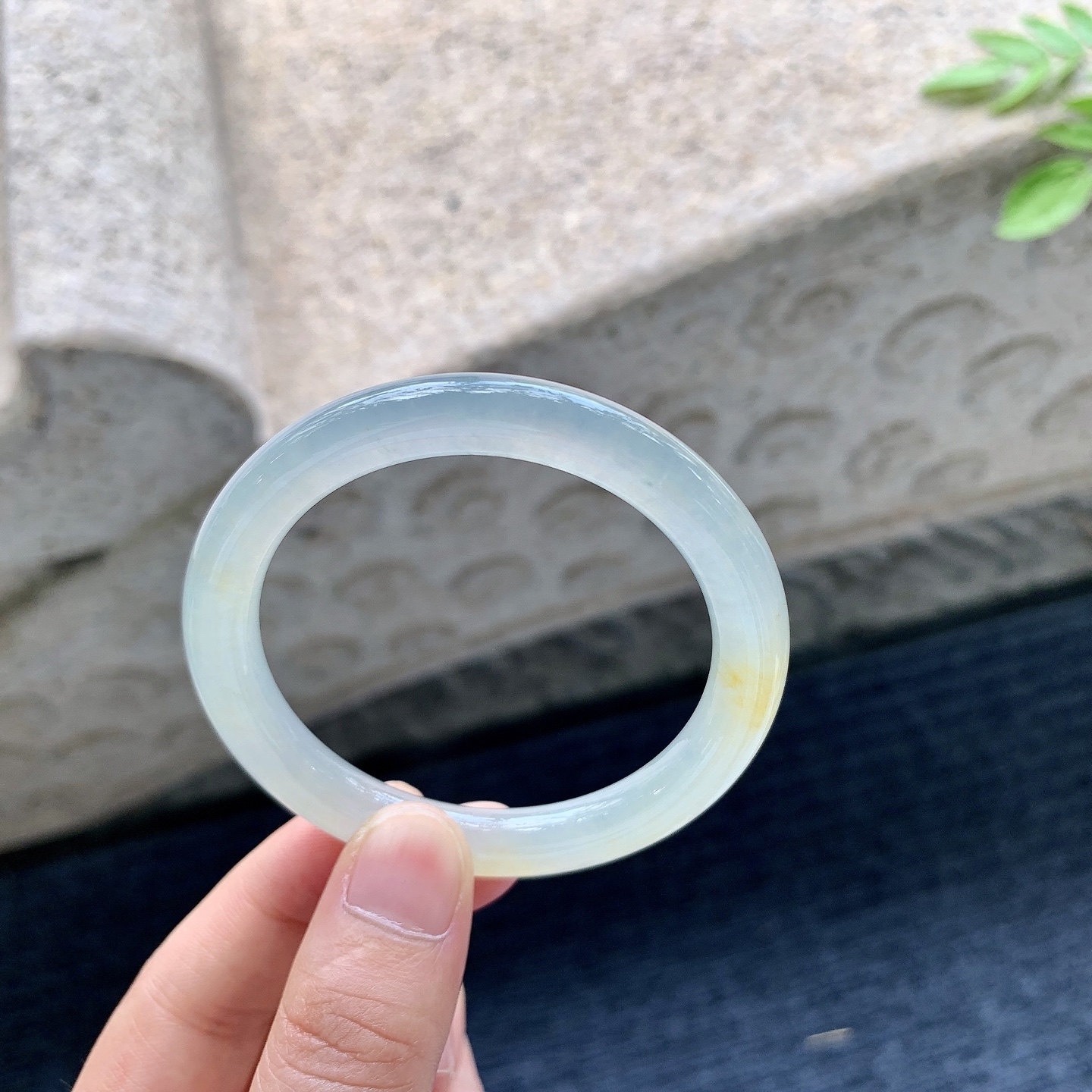 圆条49 50，圈口50/7.5/7.9，编码DW081545，描述冰飘黄翡，水润，种老，细腻，打灯有棉线