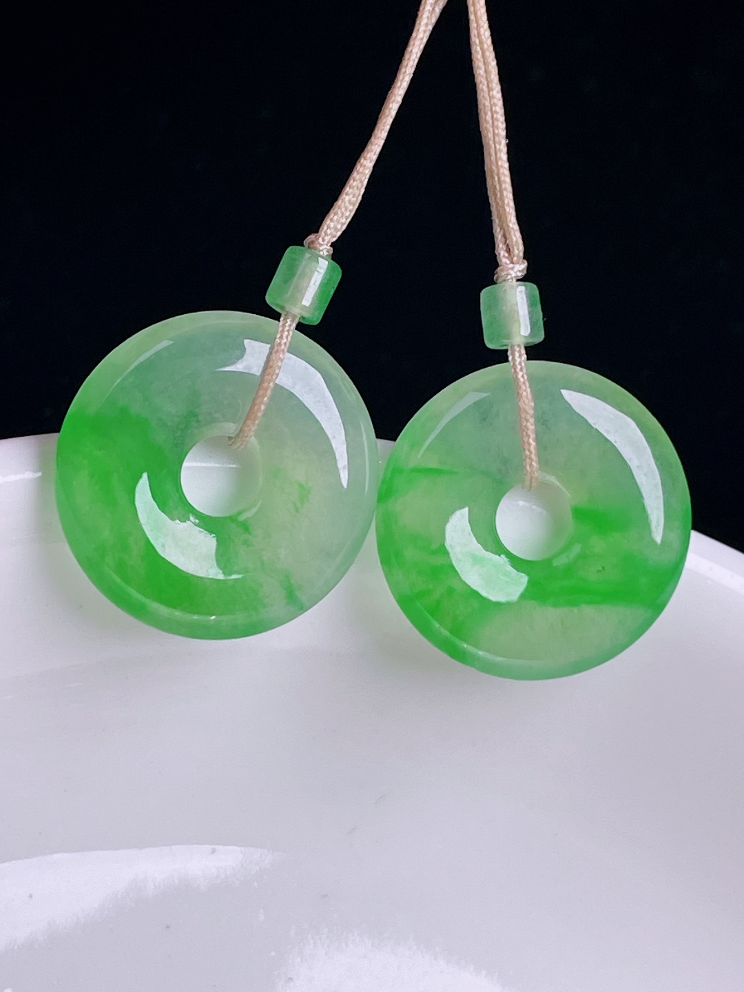 ️冰绿耳坠，老种起光，细底通透，尺寸：15.6/3mm0814