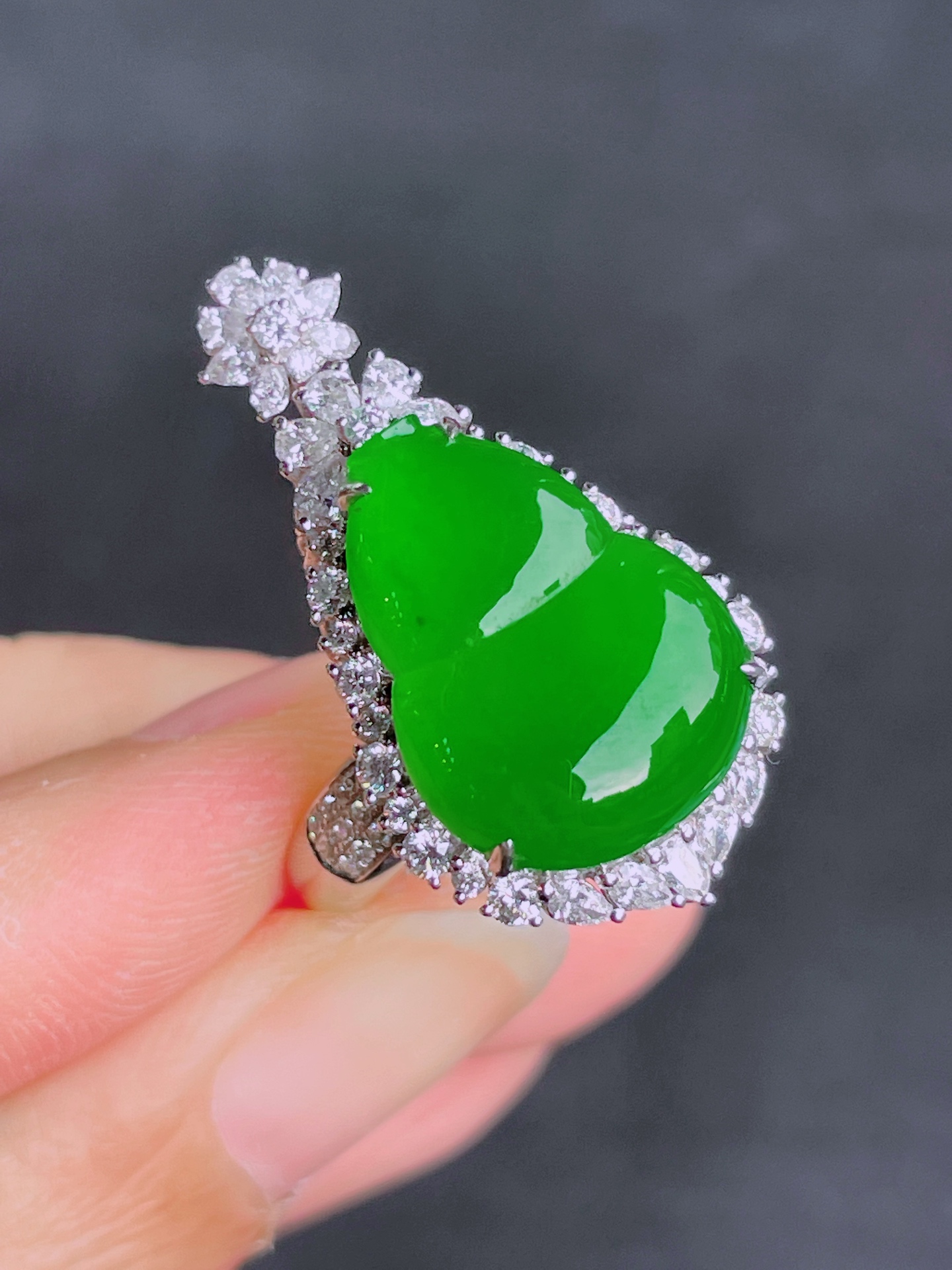 ️高冰绿葫芦戒指 晶莹剔透，新颖时尚，品相，18-13-4