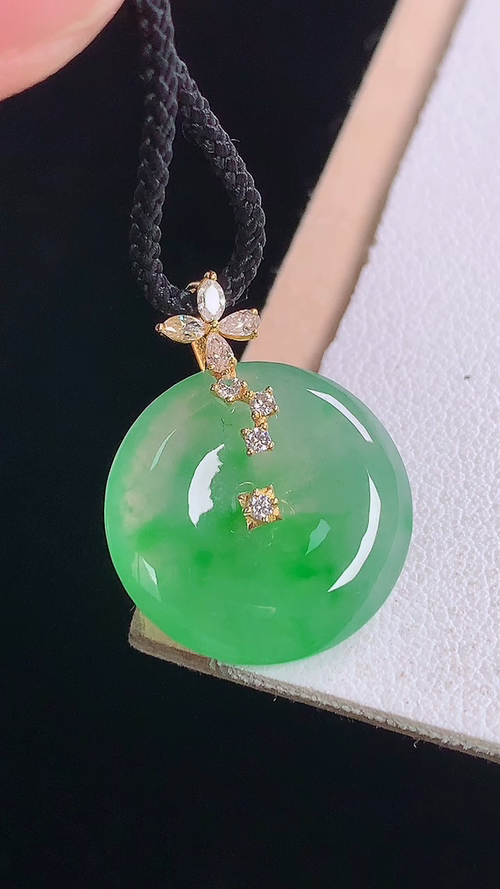 ️18K冰绿平安扣吊坠，无裂，尺寸:22.1-17.0-3.9mm 13