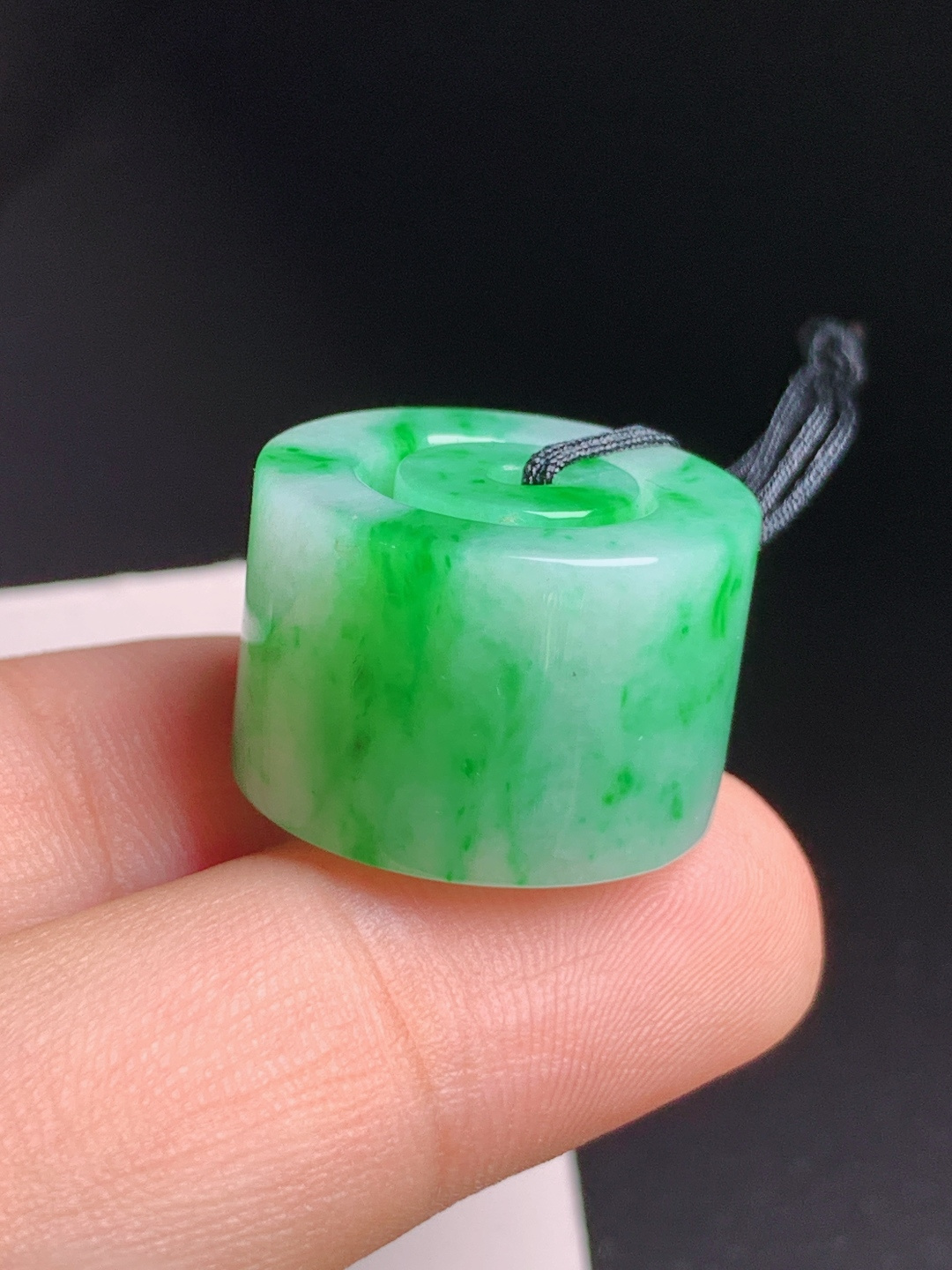 ️ 冰飘绿路路通，翠色鲜活，形制规整，路路畅通