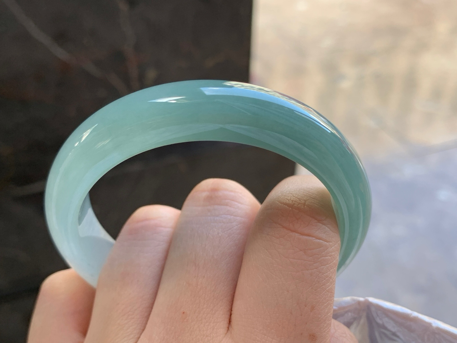 57-13-8.3
冰蓝手镯^_^鲜艳