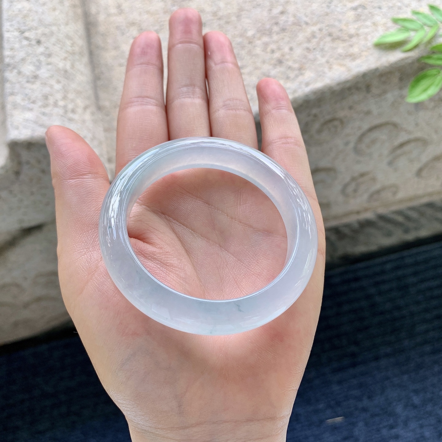 正圈49 50，圈口50.6/11/8，编码C5081553，描述：冰种，清透，水润，种老，细腻，打