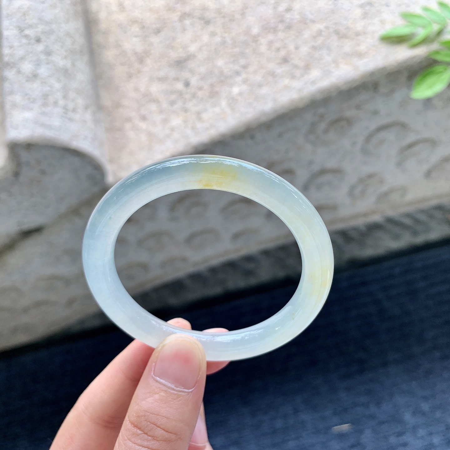 圆条49 50，圈口50/7.5/7.9，编码DW081545，描述冰飘黄翡，水润，种老，细腻，打灯有棉线