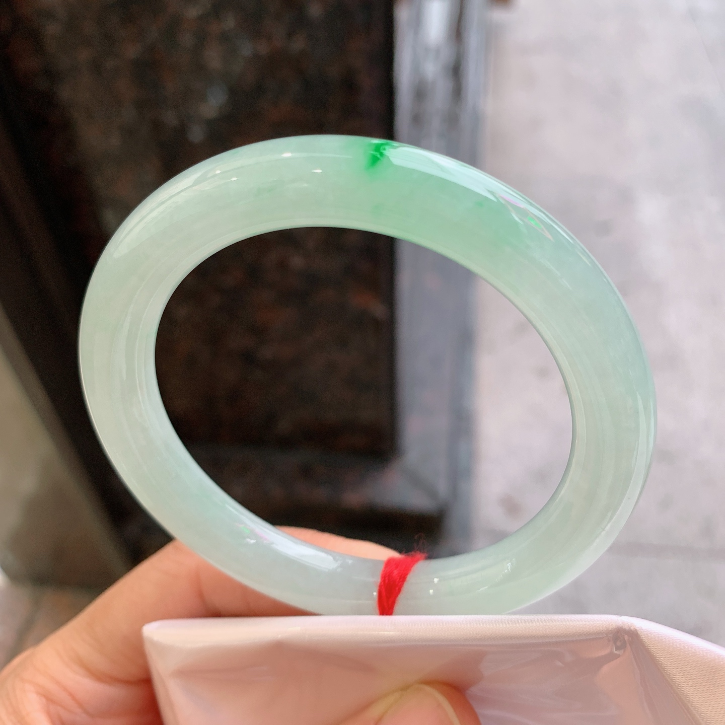 圆条冰飘绿 微细纹 尺寸：58/9.3/9.8 清爽