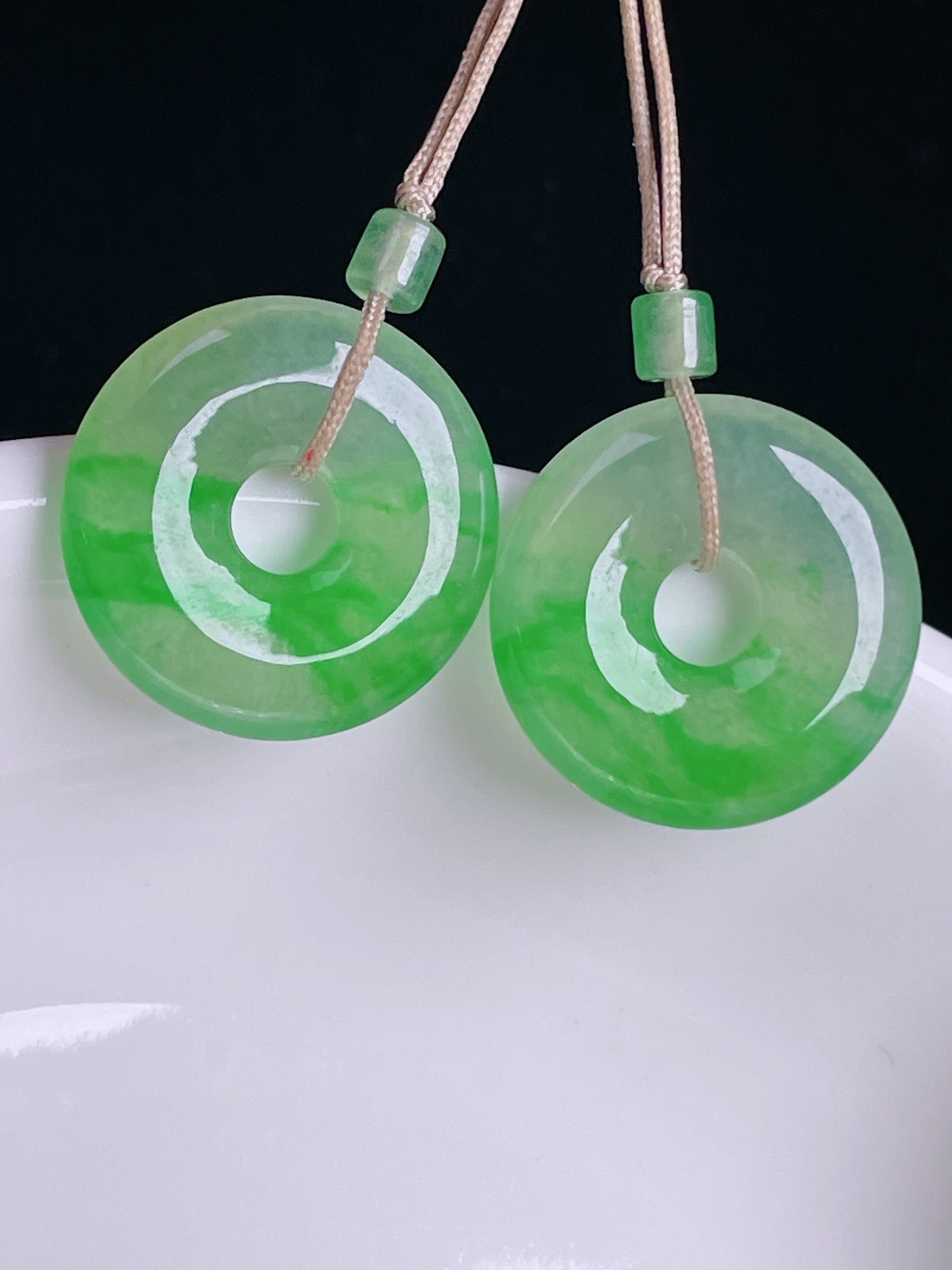 ️冰绿耳坠，老种起光，细底通透，尺寸：15.6/3mm0814