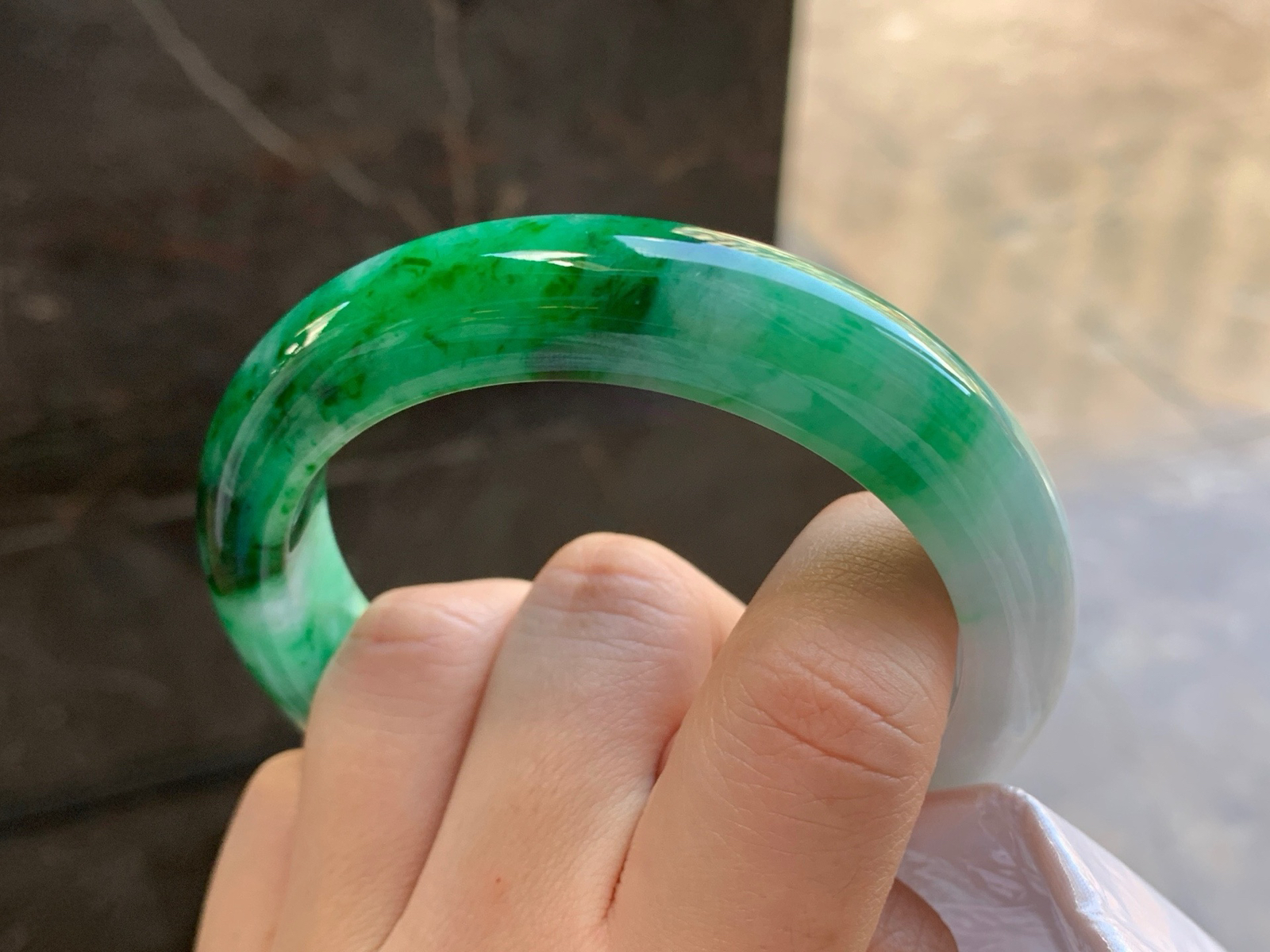 60-13.4-9.7
辣绿色大圈手镯^_^鲜艳