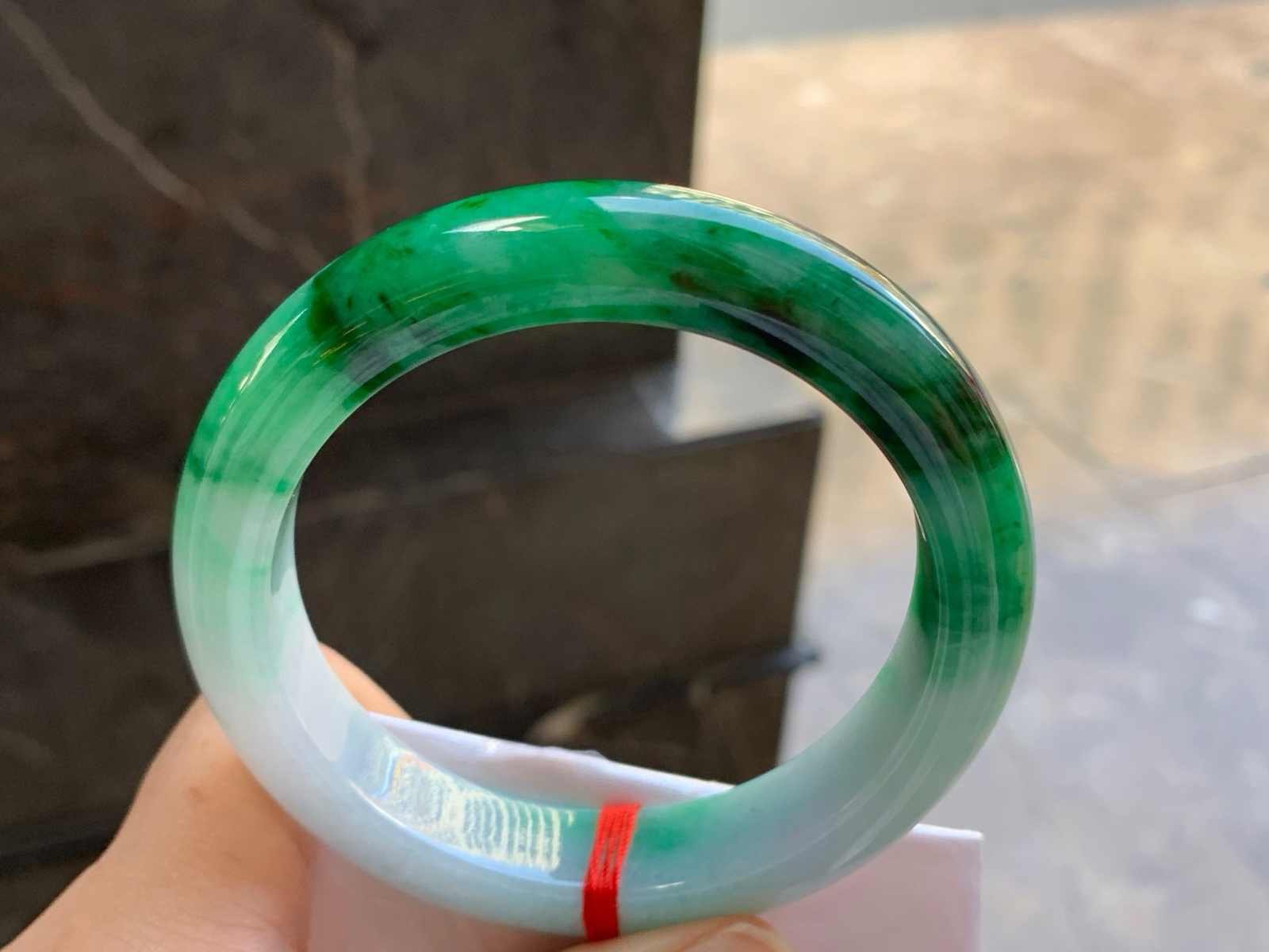 60-13.4-9.7
辣绿色大圈手镯^_^鲜艳