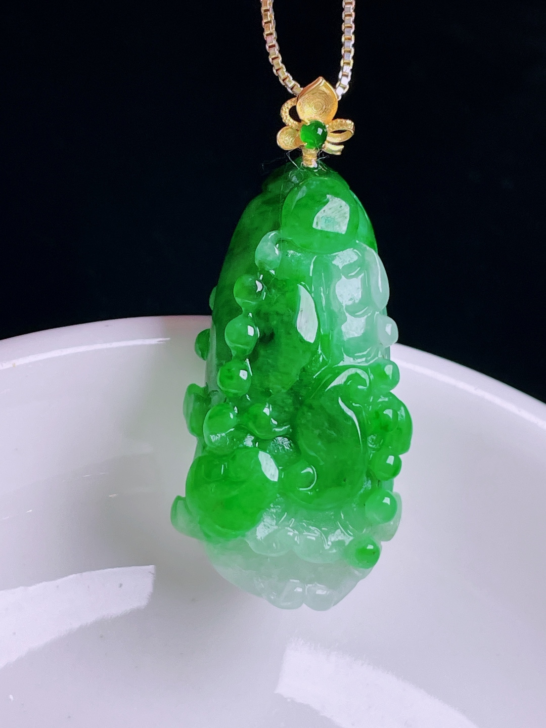 ️辣绿百财白菜，老种起光，细底通透，尺寸：39.7裸石33.4/18.7/12.4mm0814