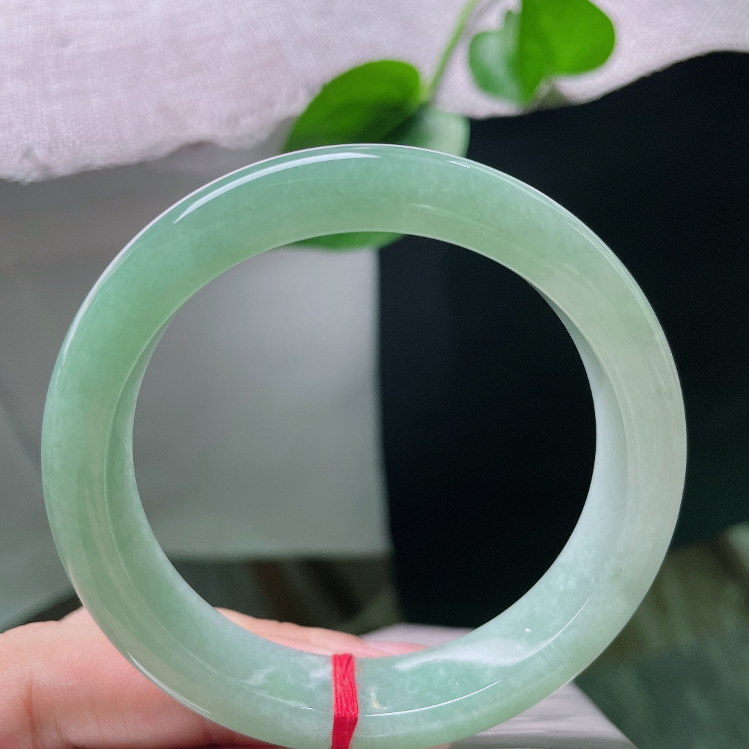 绿底正圈，水润细腻，甜美，温婉可人，贵气，无裂，ss56587a