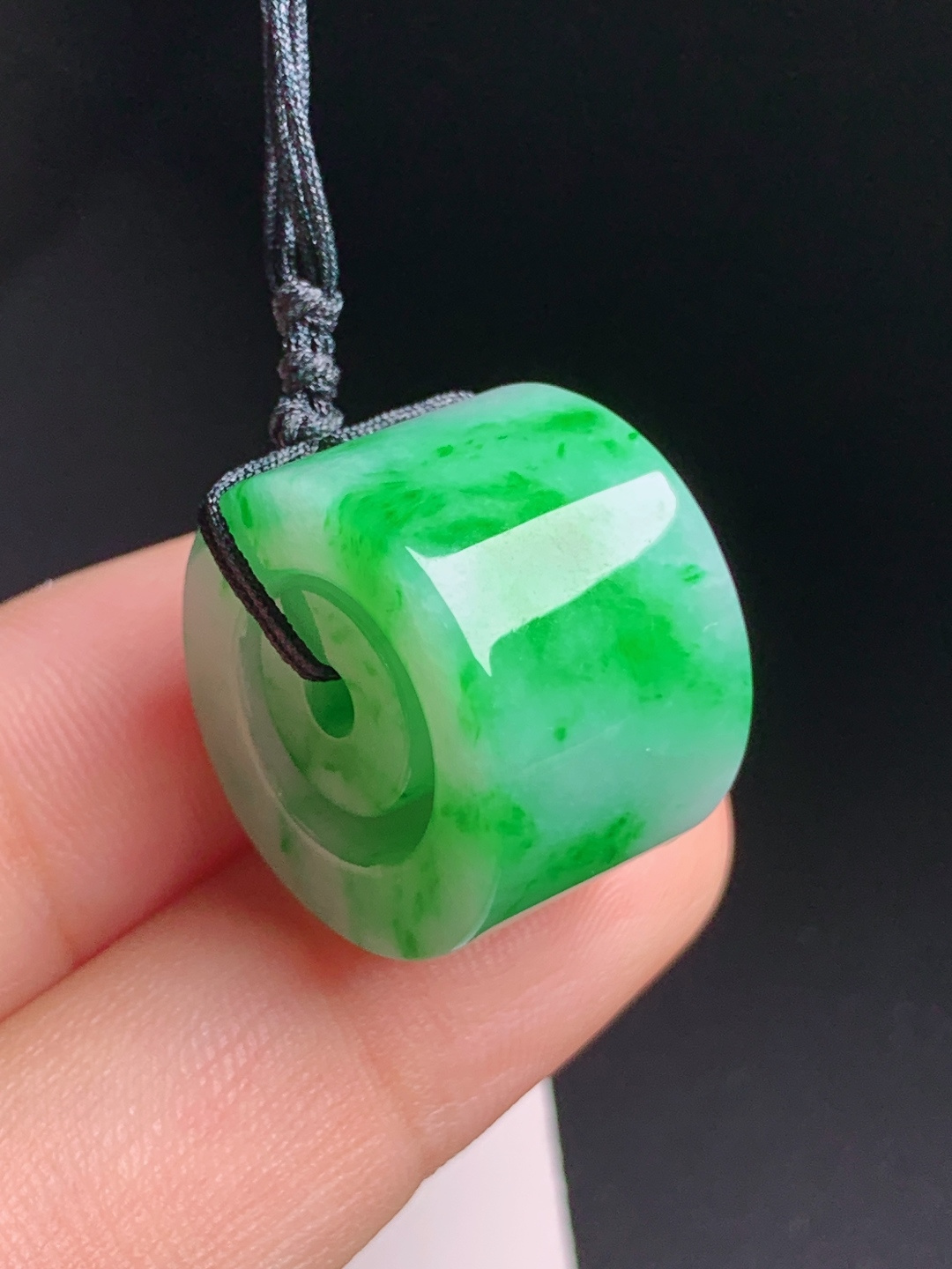 ️ 冰飘绿路路通，翠色鲜活，形制规整，路路畅通