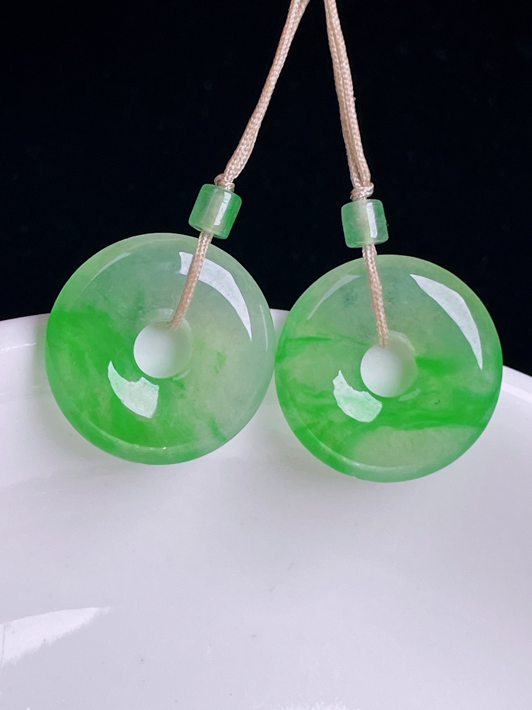 ️冰绿耳坠，老种起光，细底通透，尺寸：15.6/3mm0814