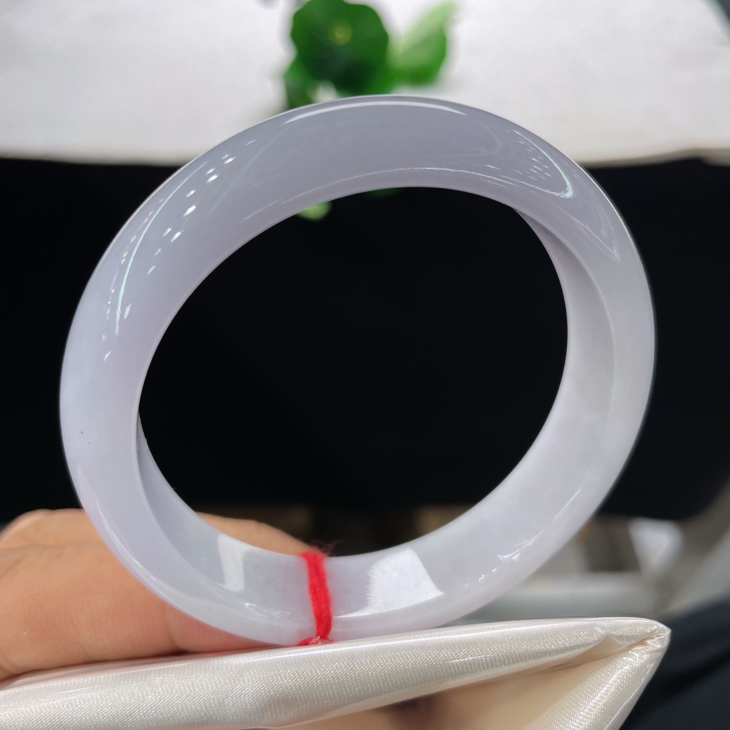 翡翠手镯 圈口54/12.3/7.8，正圈，53/54可戴，一镯淡春紫，温柔自相逢，无裂