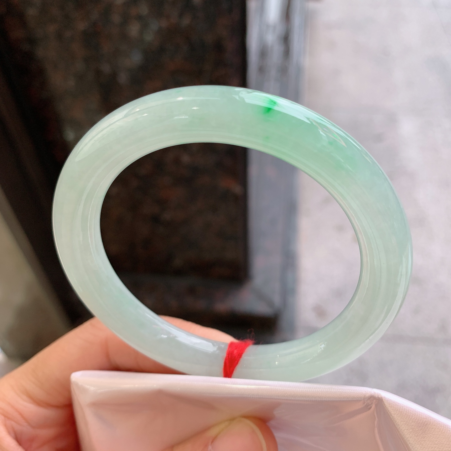 圆条冰飘绿 微细纹 尺寸：58/9.3/9.8 清爽