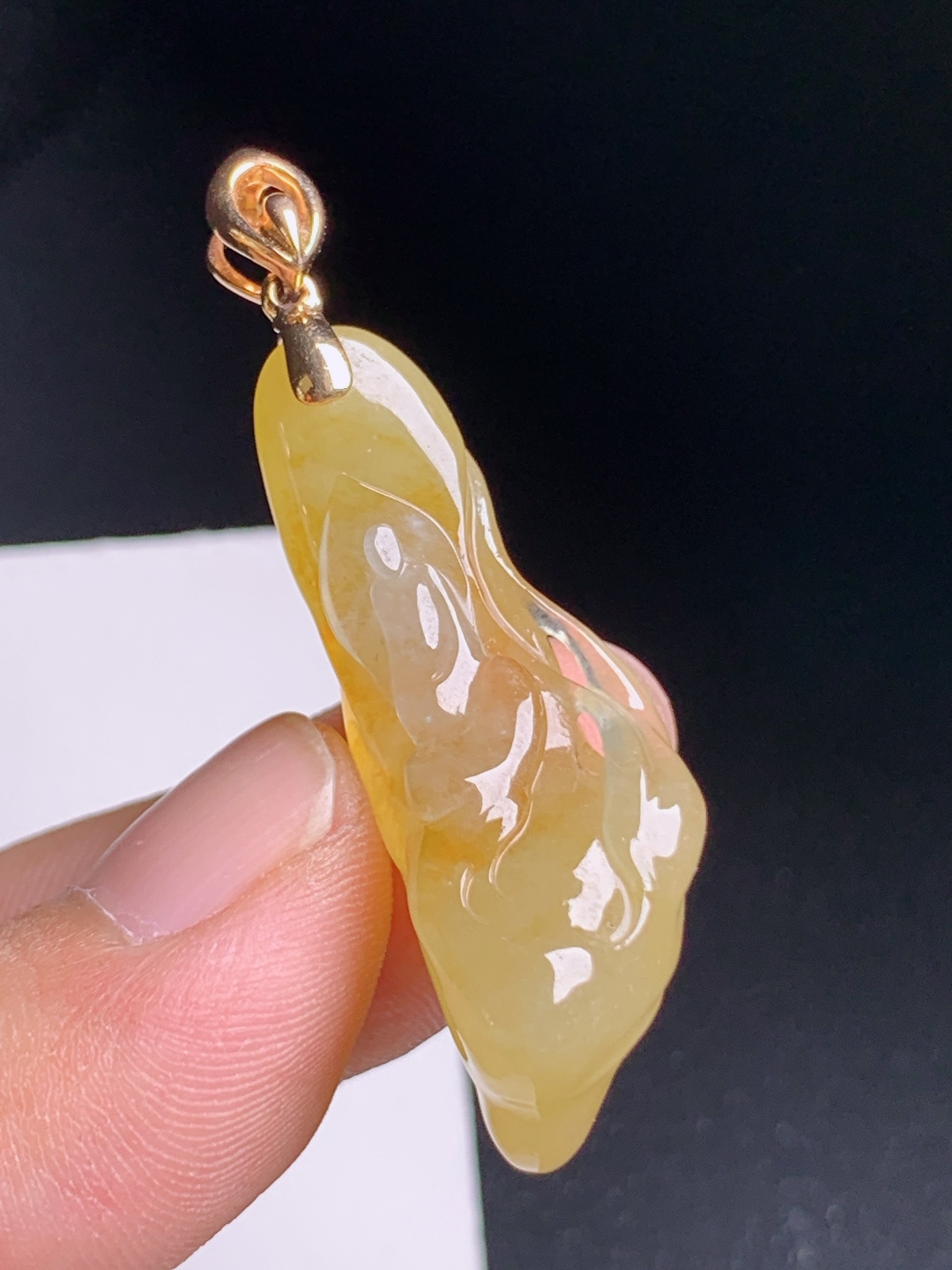 ️ 黄翡悟道吊坠，色泽浓郁，线条流畅，禅意悠然，雅致耐看
