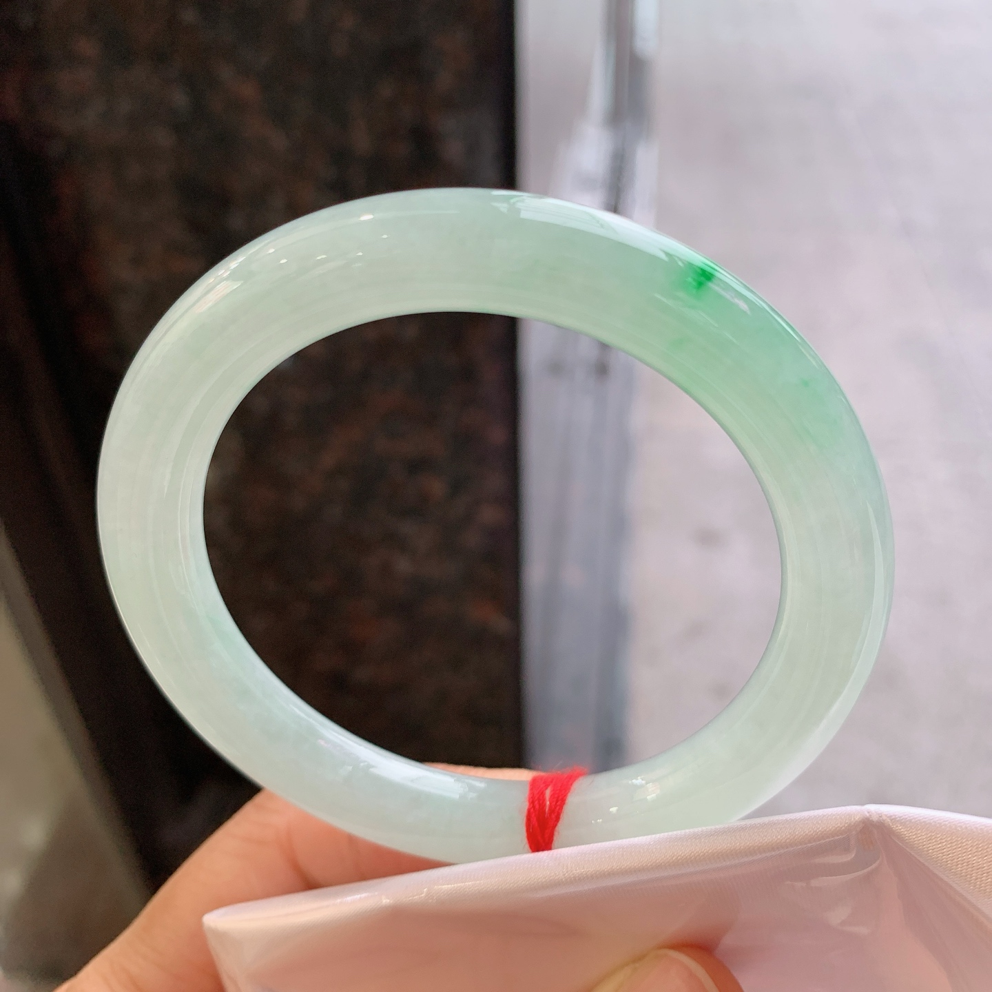 圆条冰飘绿 微细纹 尺寸：58/9.3/9.8 清爽