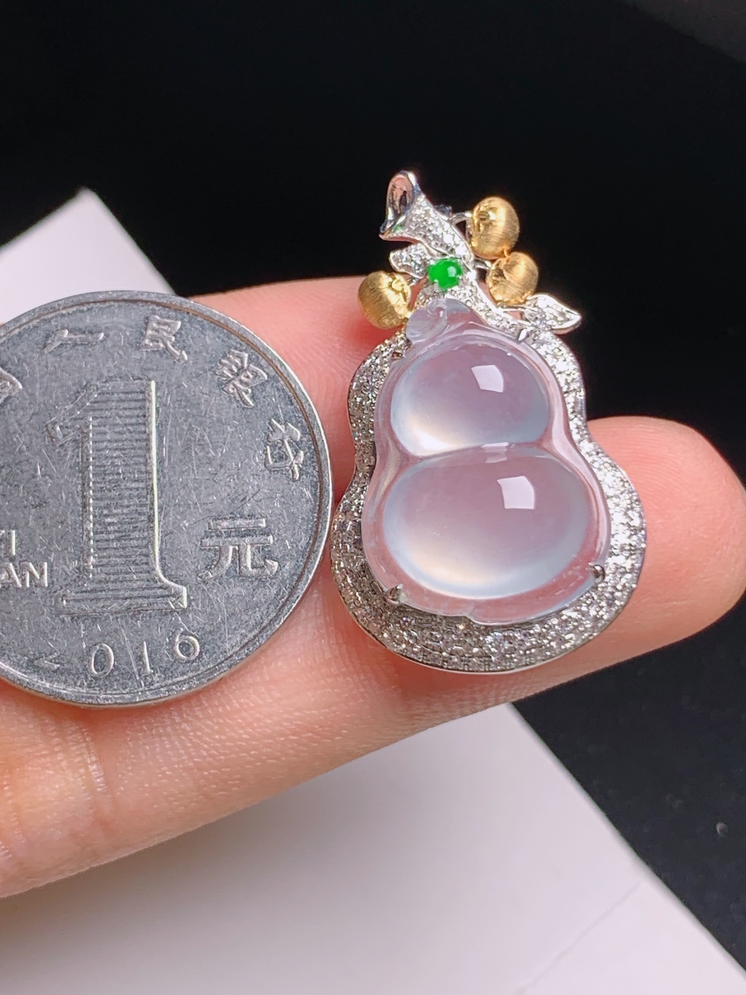 ️ 冰种葫芦吊坠，纯净透亮，线条流畅，福禄相伴
