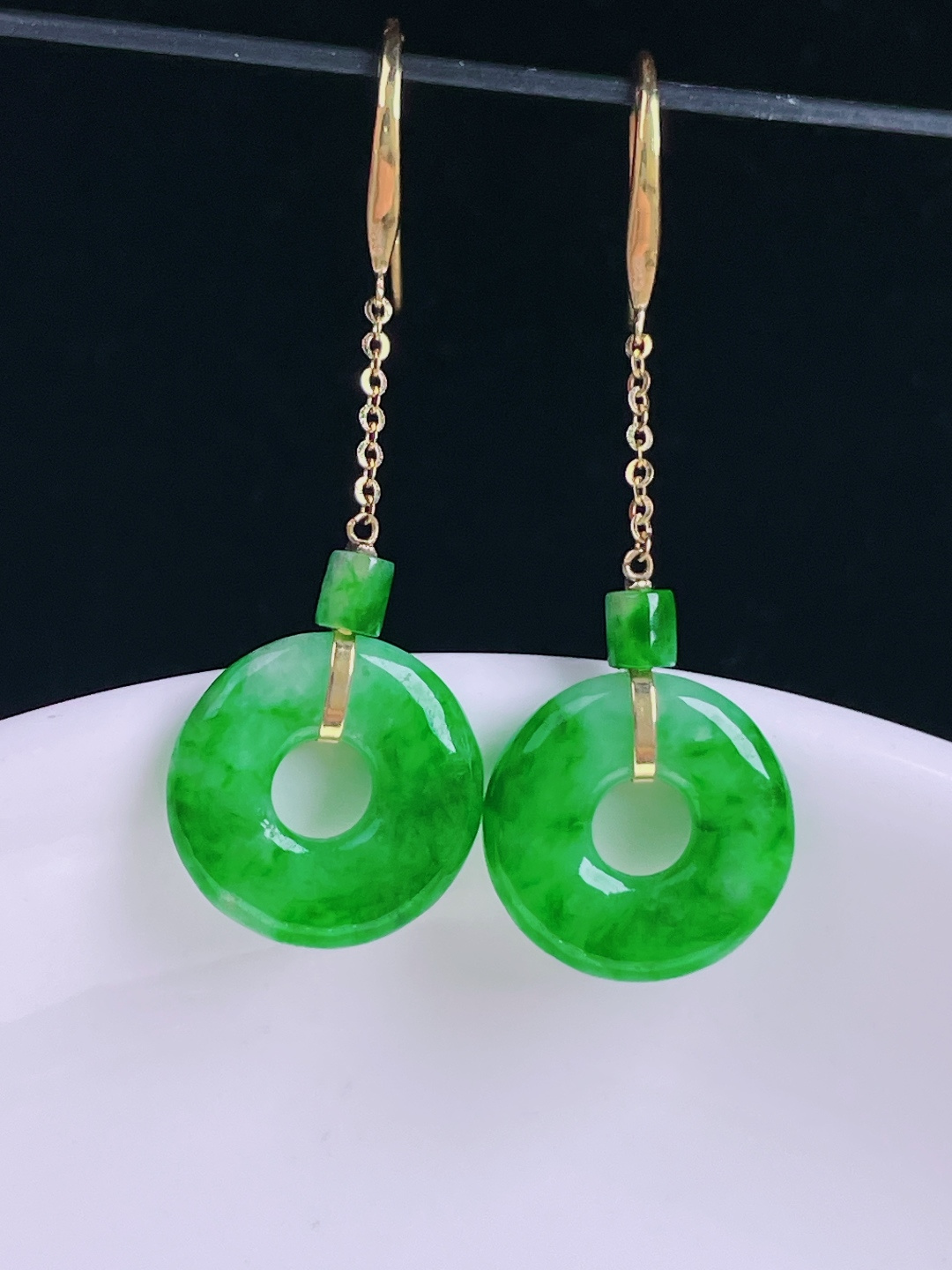 ️辣绿耳坠，老种起光，细底通透，尺寸：裸石12.6/2.8mm0815