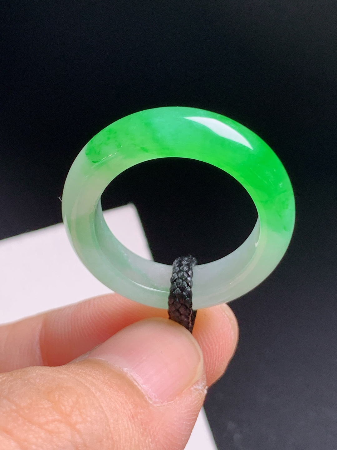 冰种绿指环，翠色灵动，种水清爽，简约百搭