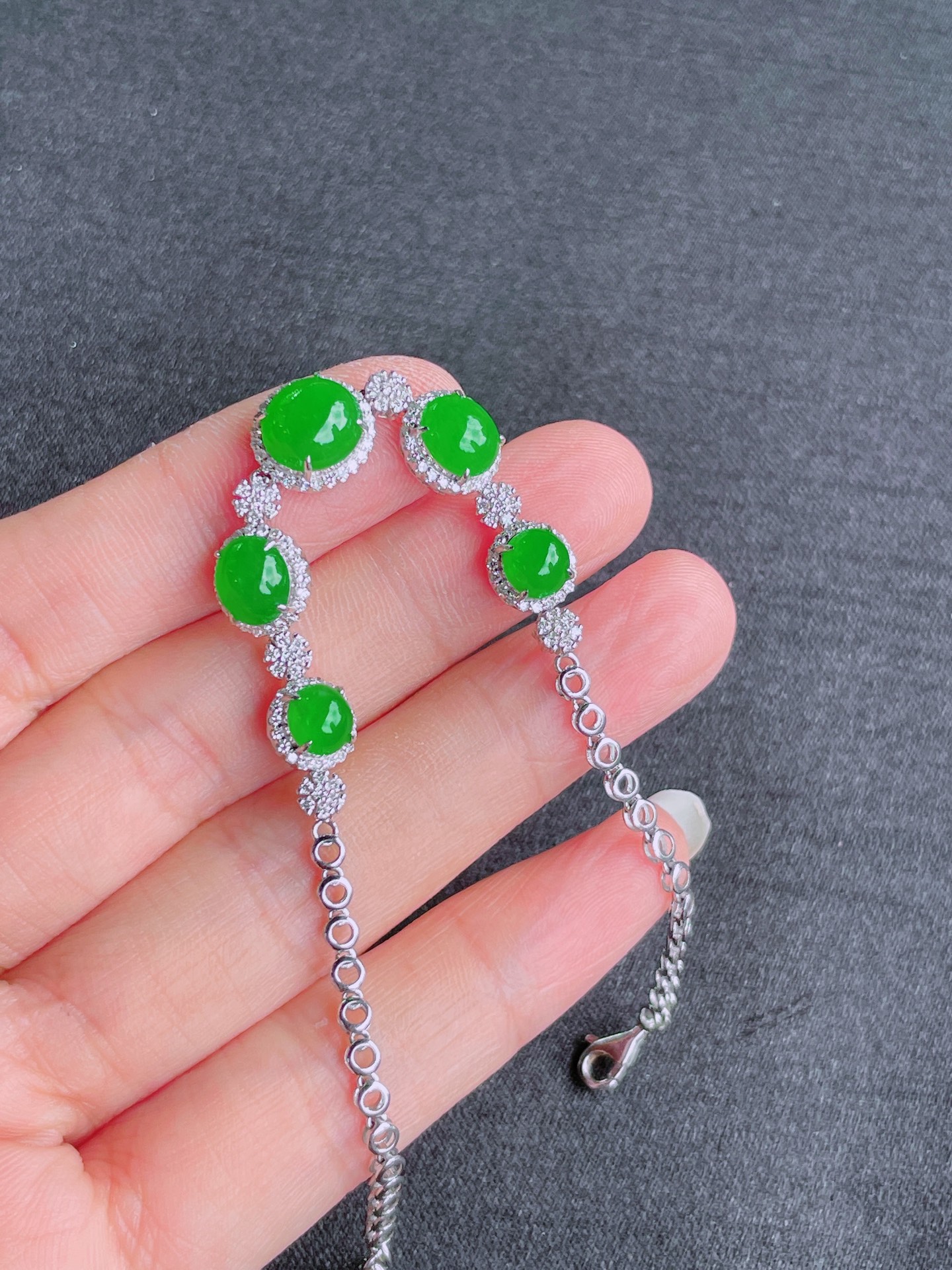 ️高冰绿蛋面手链，晶莹剔透，新颖时尚，品相，8.5-5