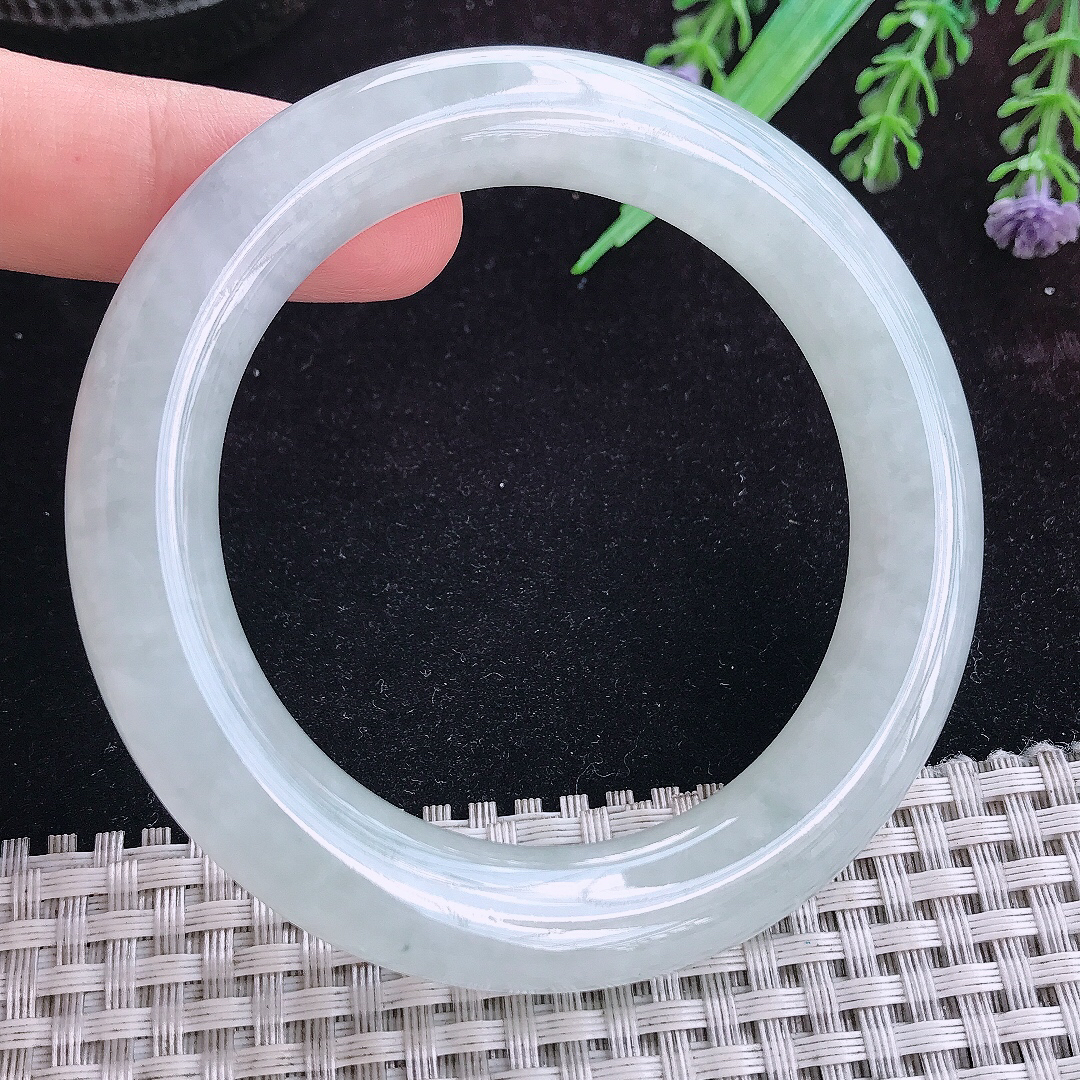 实拍A货翡翠54.5/11/11.2老坑冰润起胶白月光圆条手镯玉镯平安镯女款