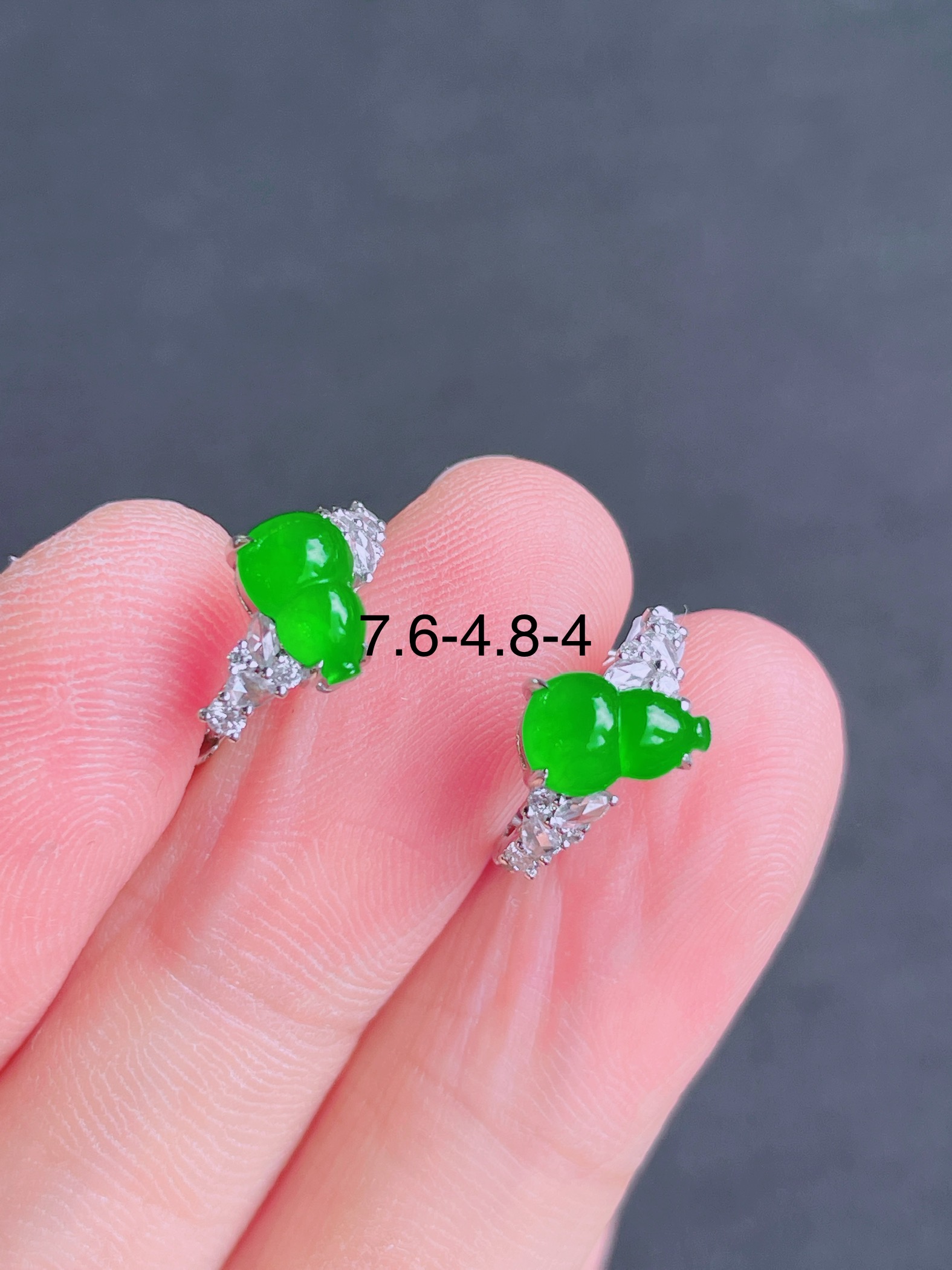️高冰绿葫芦耳包，晶莹剔透，新颖时尚，品相，7.6-4.8-4