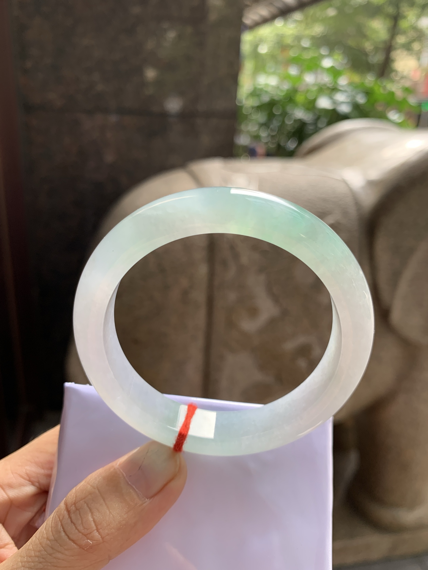 冰晴绿正圈,大灯多处细纹，不扣，肉眼不显