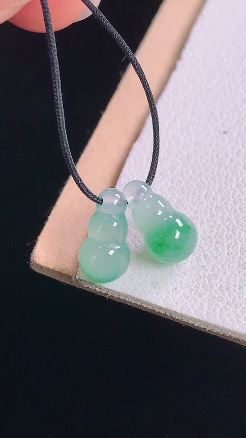 ️冰飘绿葫芦，无裂，尺寸:9.5-4.9mm 14
