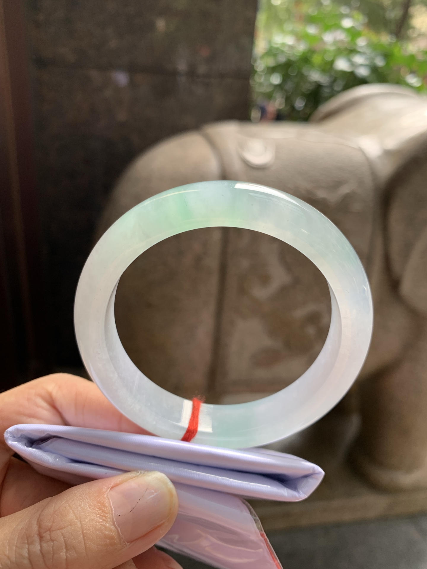 冰晴绿正圈,大灯多处细纹，不扣，肉眼不显