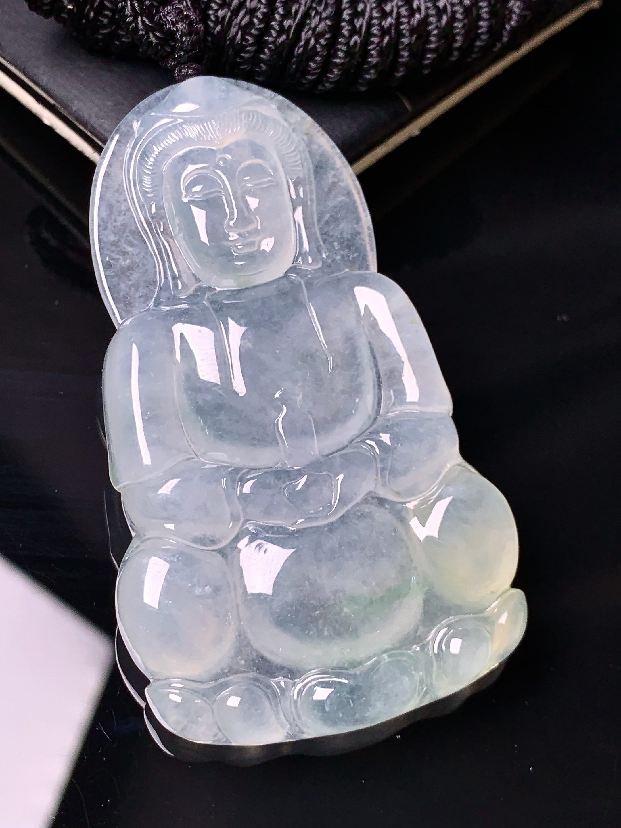 冰种观音菩萨吊坠 玉质细腻 色泽艳丽清新 水润亮眼 整体尺寸59.6*35.5*5.6 x3