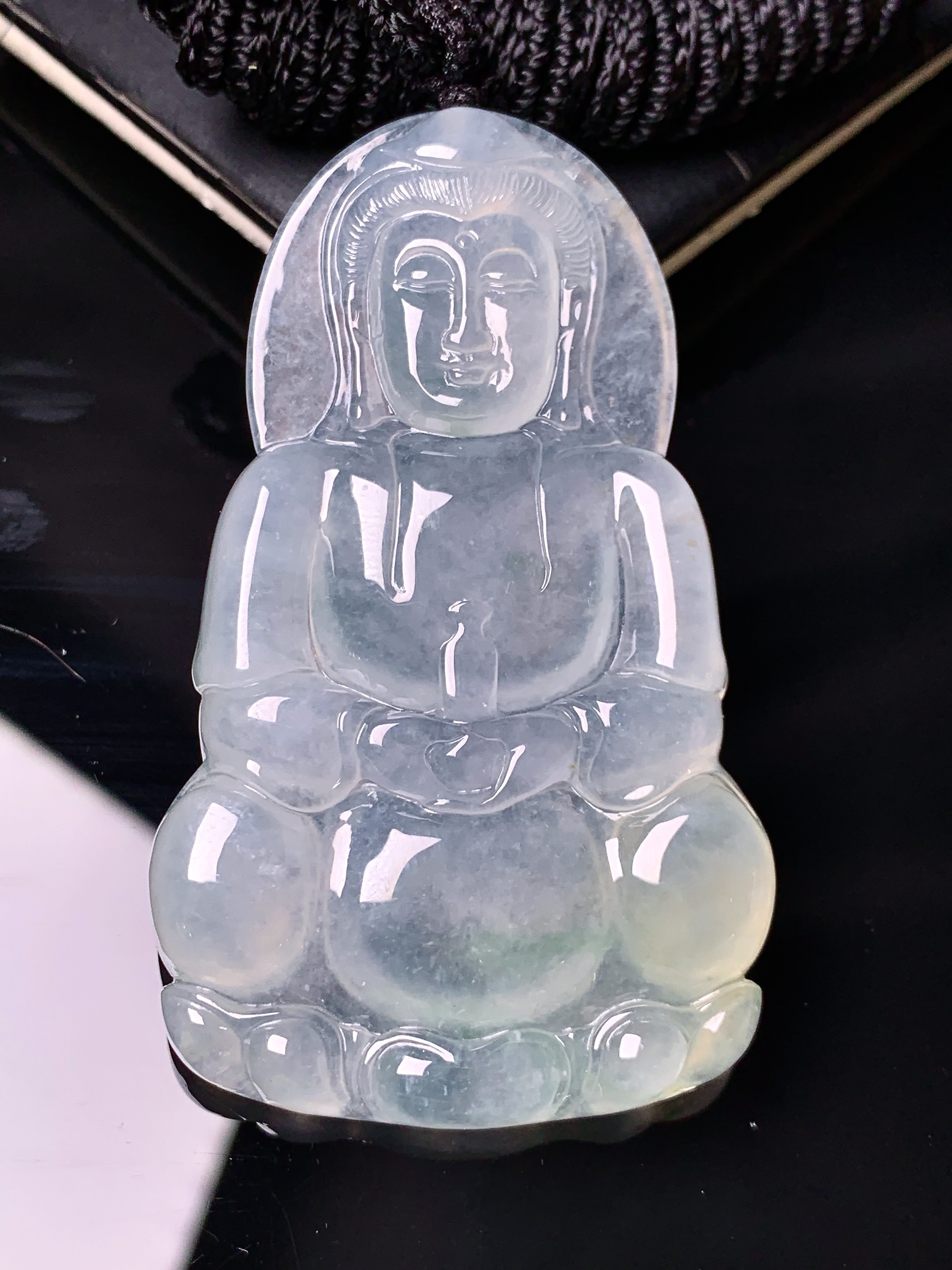 冰种观音菩萨吊坠 玉质细腻 色泽艳丽清新 水润亮眼 整体尺寸59.6*35.5*5.6 x3