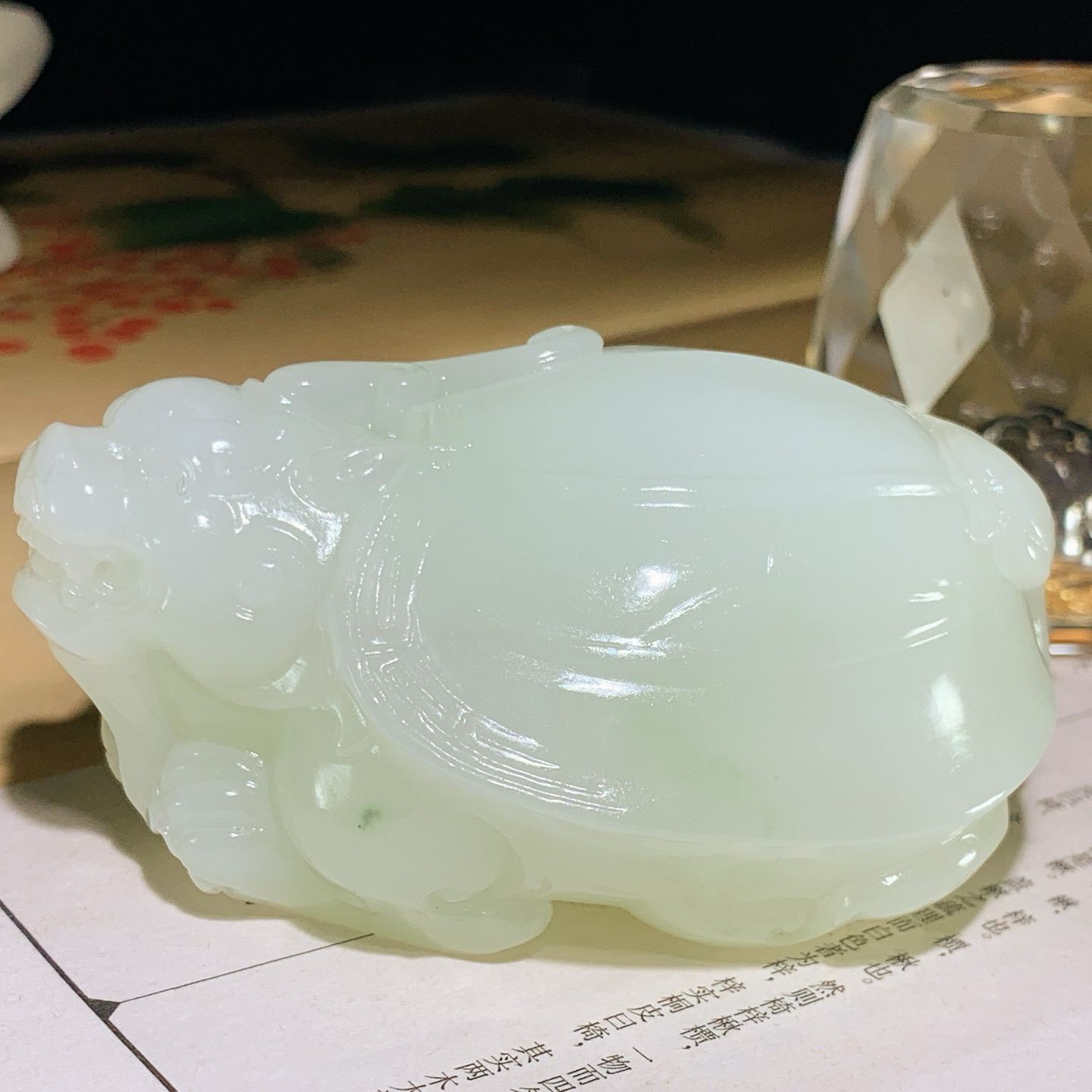 新疆和田玉白玉富贵长寿龙龟把件！尺寸73/50/36重180克。玉质细腻油润。手推出油。佩戴高端典雅