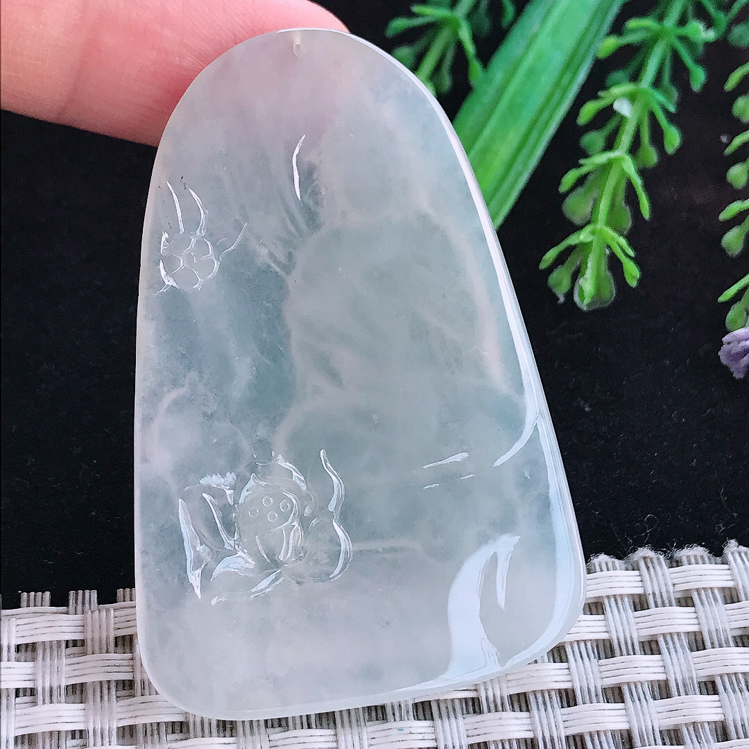 实拍A货翡翠57.3/38.6/4.6老坑冰润起胶观音菩萨吊坠翡翠玉挂件