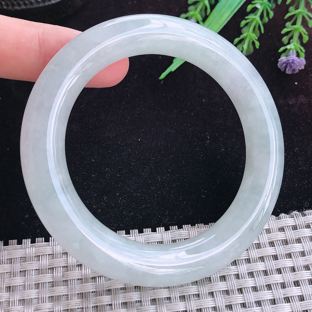 实拍A货翡翠54.5/11/11.2老坑冰润起胶白月光圆条手镯玉镯平安镯女款
