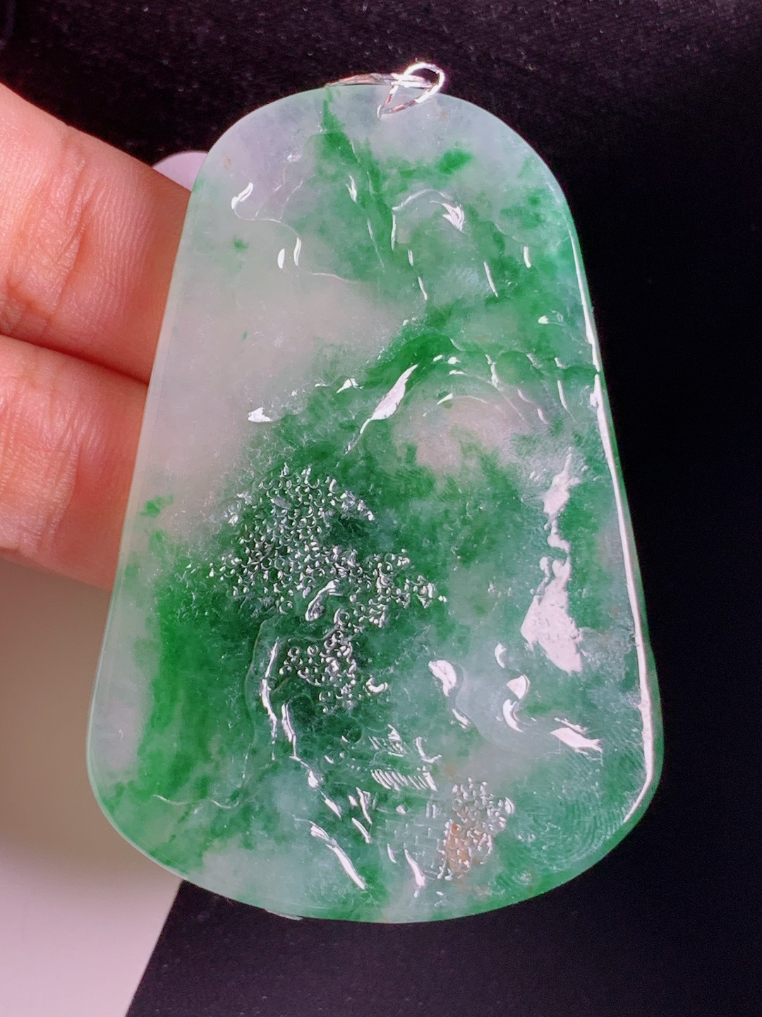 ️ 冰飘花山水牌挂件，翠色灵动，雕工细腻，意境悠远，010812