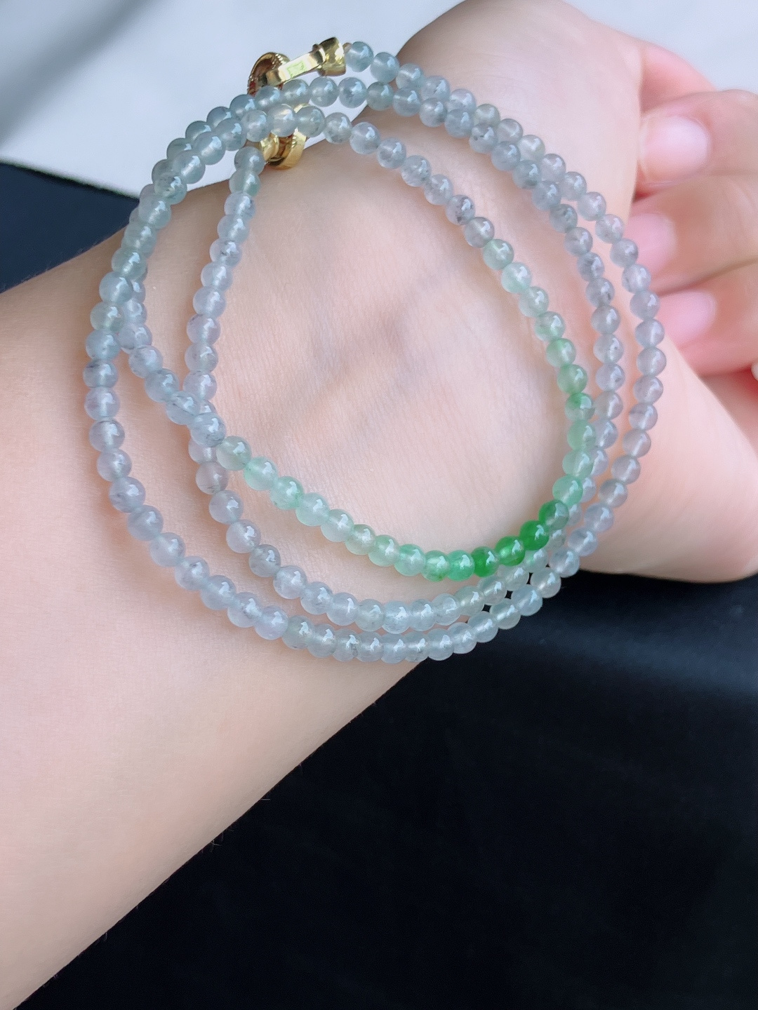 冰透珠链，晶莹剔透，尺寸3.8/3圈半，自然光实拍