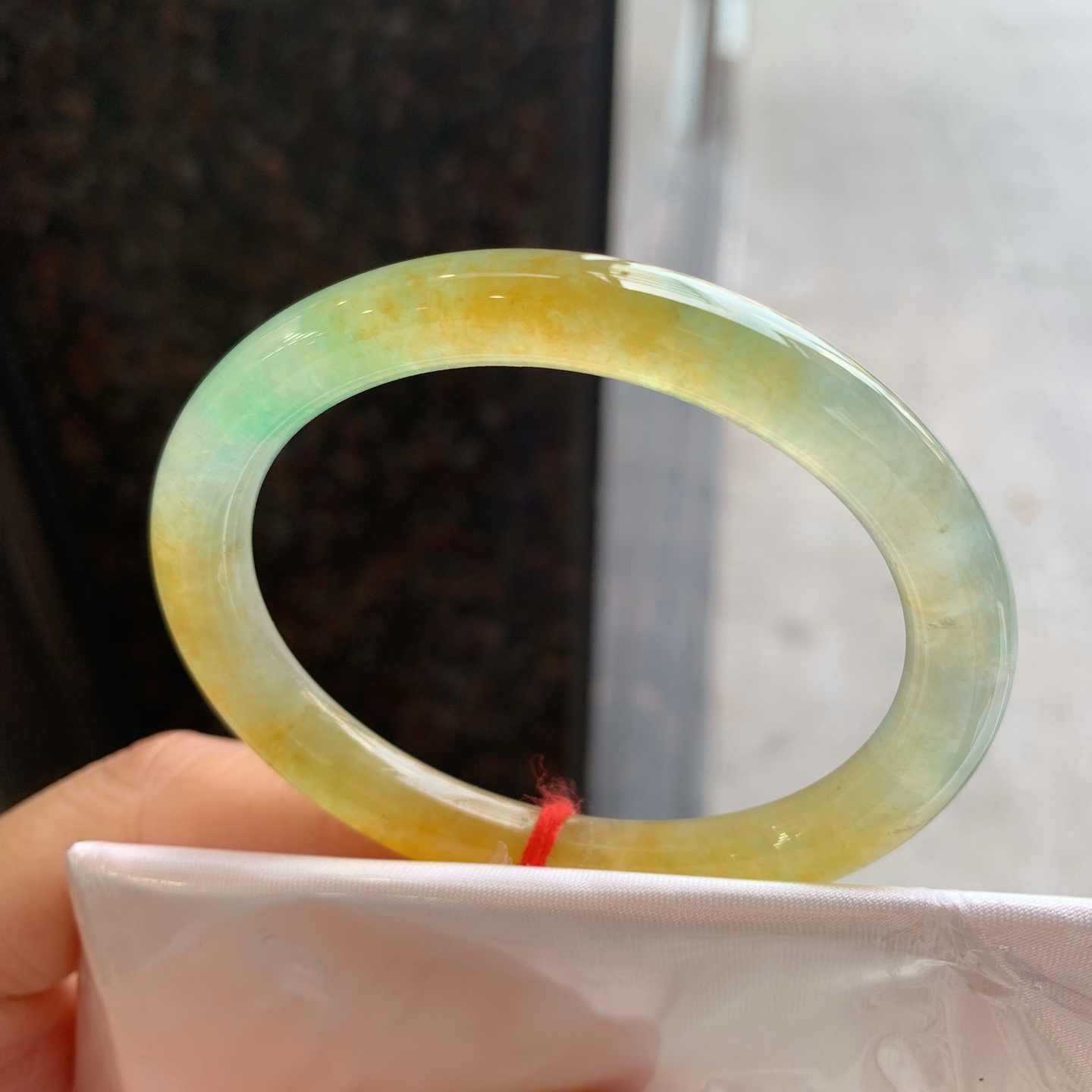 贵妃圆条双彩 无裂 尺寸：52.5/44/7.8 特色料子