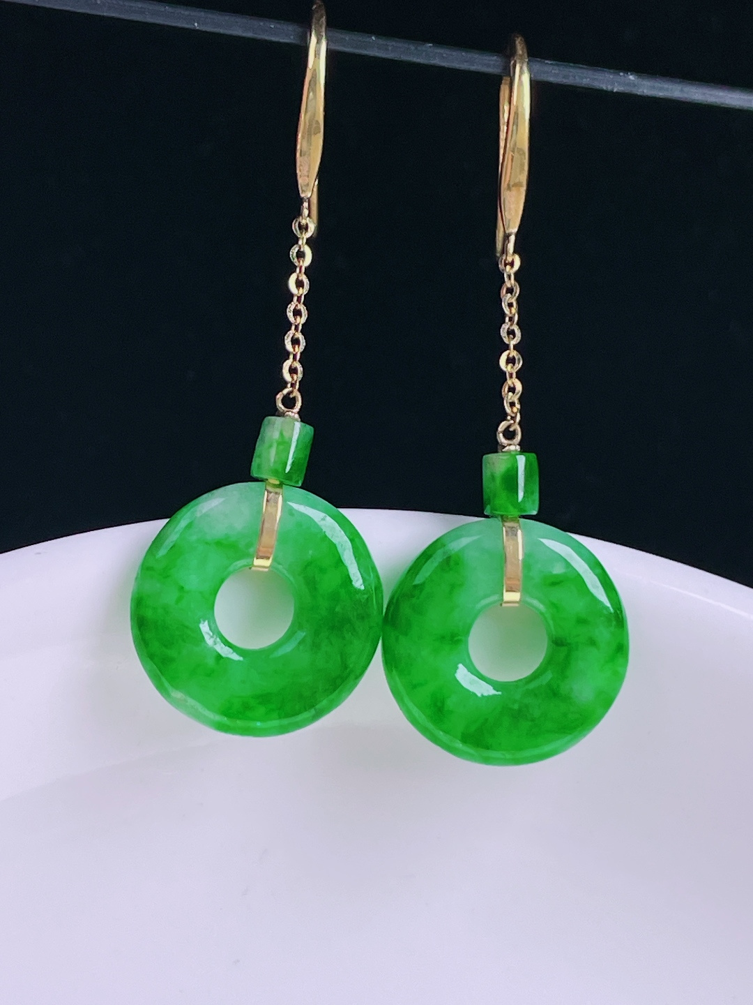 ️辣绿耳坠，老种起光，细底通透，尺寸：裸石12.6/2.8mm0815