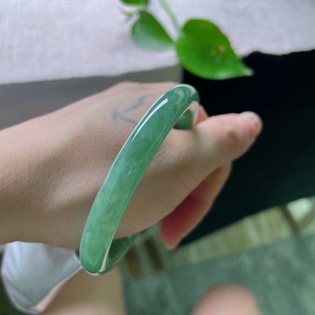 52.7/7.9油绿小圆条，油润细腻，深邃迷人，贵气，皮纹，55973a
