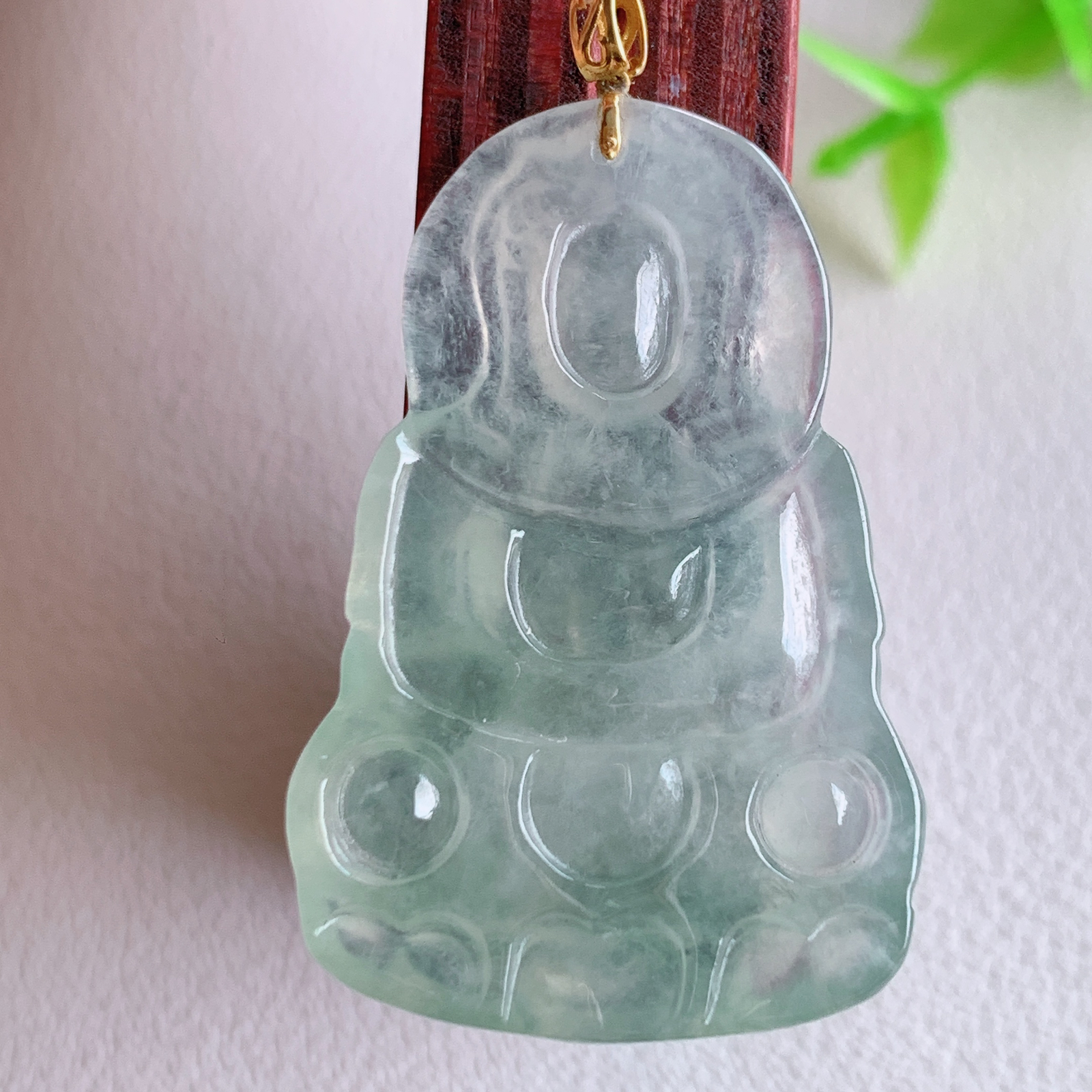 18k金扣冰润精雕观音吊坠，法相端庄大气，工艺精湛，种色浓郁，细腻饱满冰润，种老水足，收藏佳品，佩戴大气  W49.14 尺寸：34-22.8-4mm