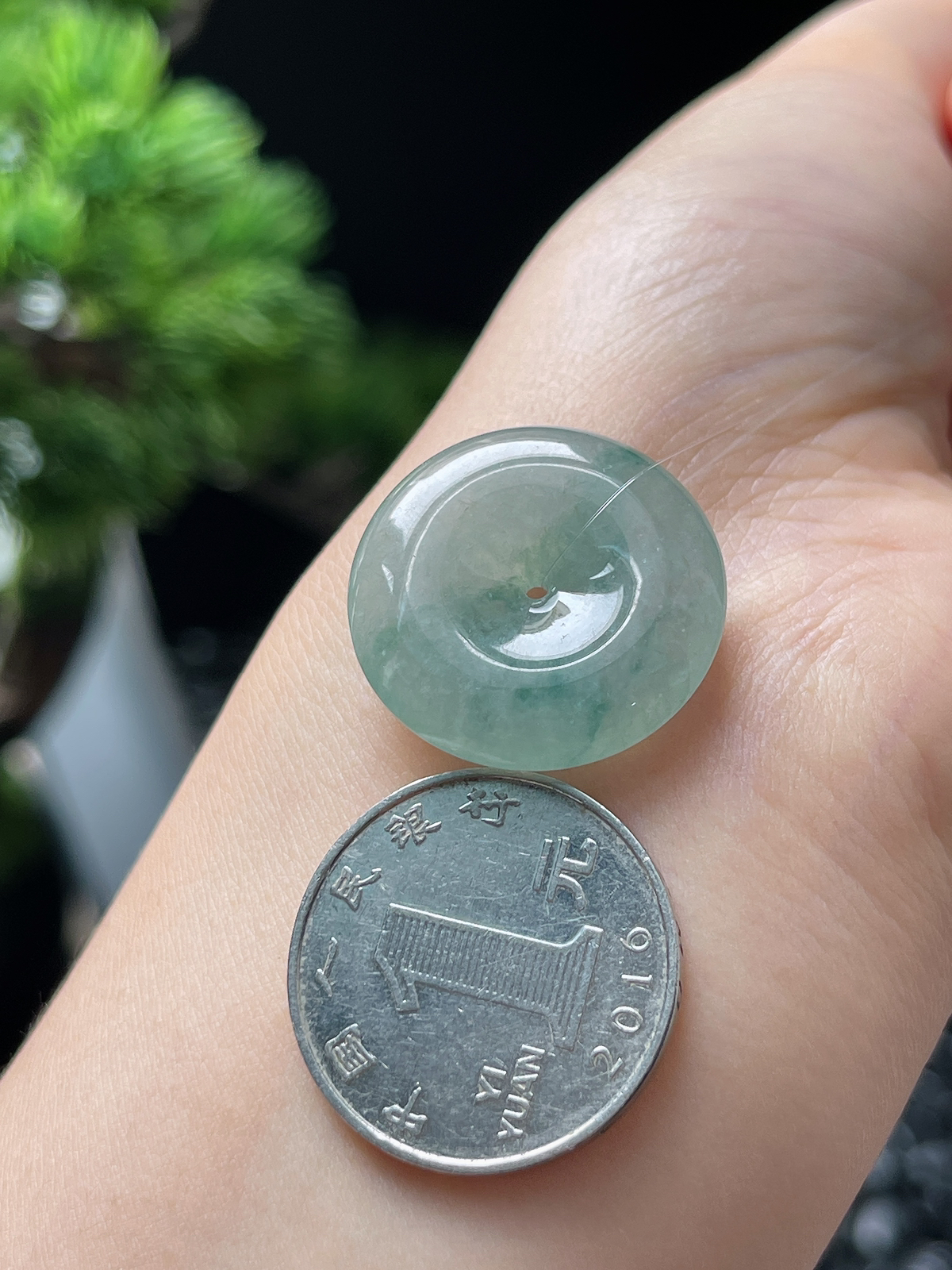 翡翠冰糯种淡绿色平安扣
