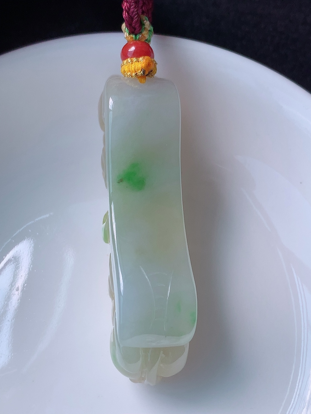 黄加绿挂件，种老细腻水润，品相喜悦，佩戴优雅精致，54.6-12.7-19
