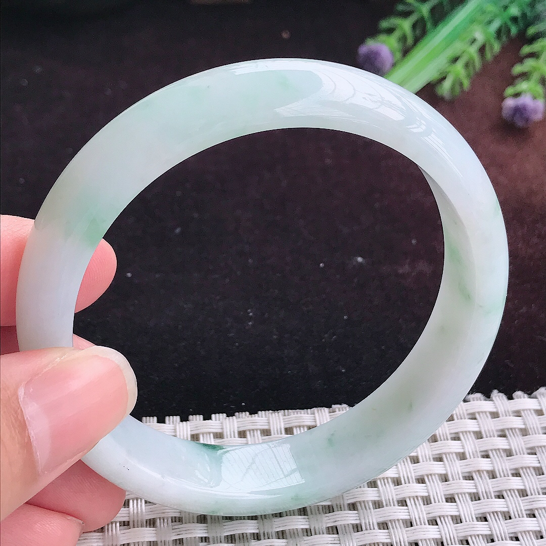 实拍A货翡翠59.8/14/8老坑精美冰润飘花手镯天然玉镯平安镯女款