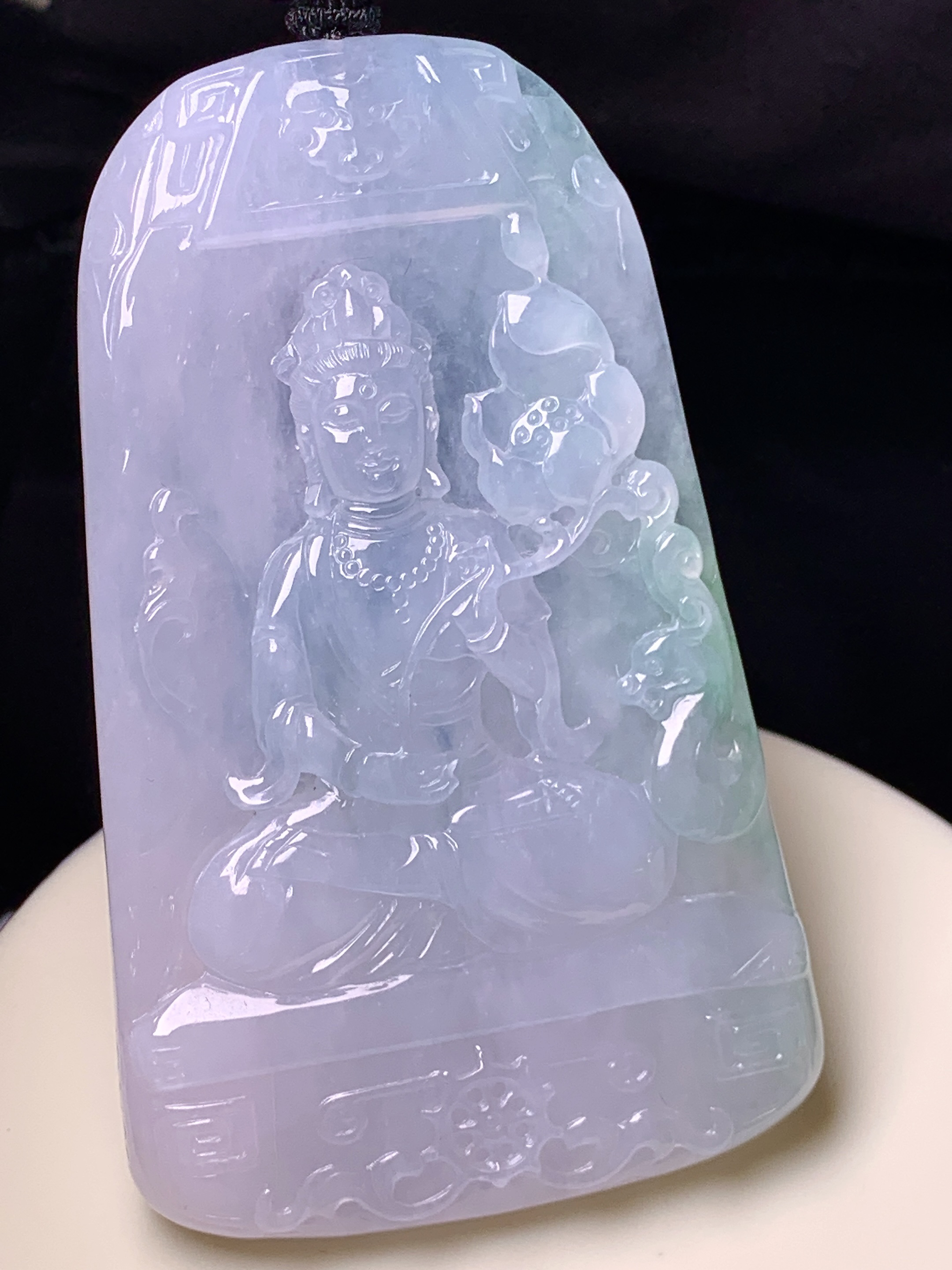 冰种观音菩萨吊坠 玉质细腻 色泽艳丽清新 水润亮眼 整体尺寸78.2*47.2*6.6 L1
