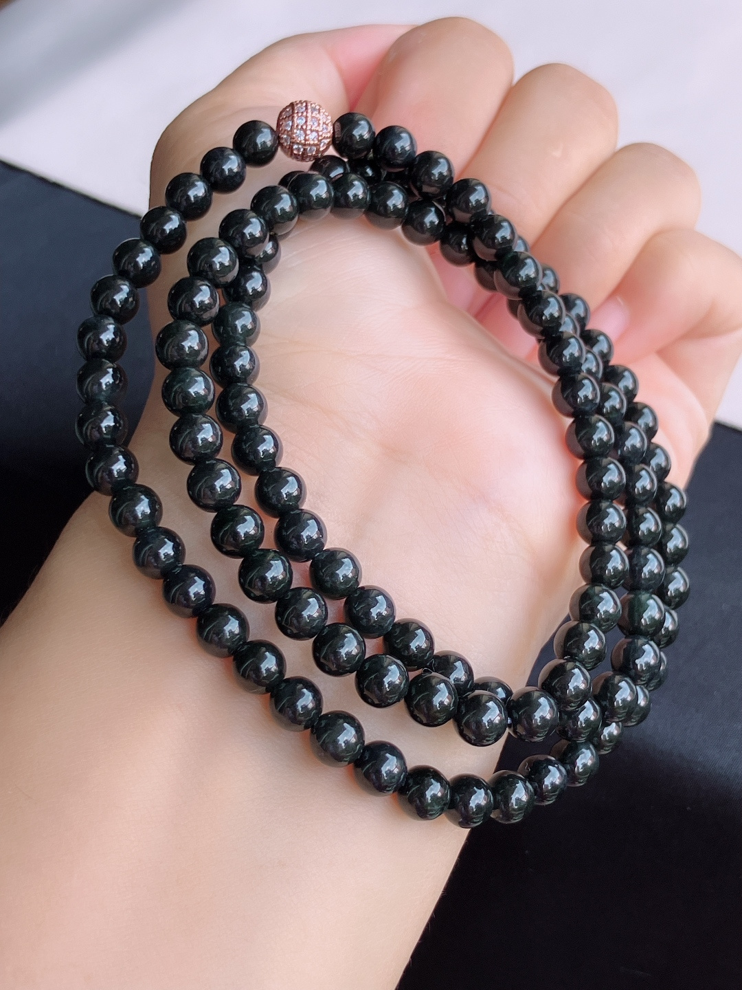 冰乌鸡大珠链，细腻精致，尺寸6.3/108颗，自然光实拍