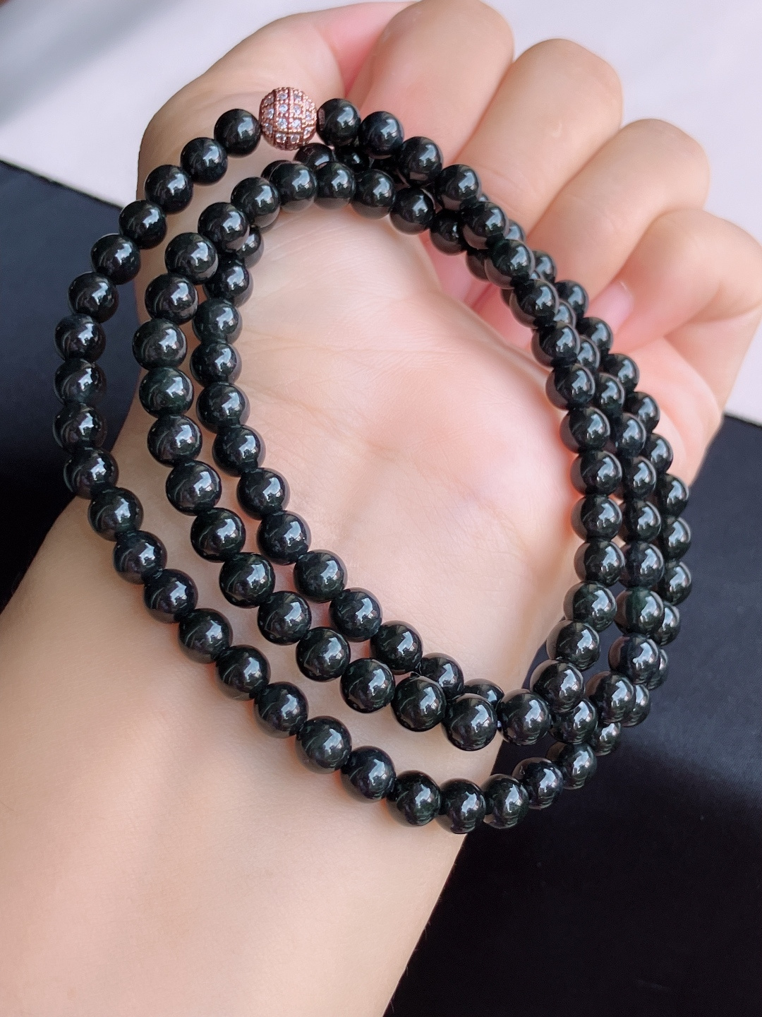 冰乌鸡大珠链，细腻精致，尺寸6.3/108颗，自然光实拍