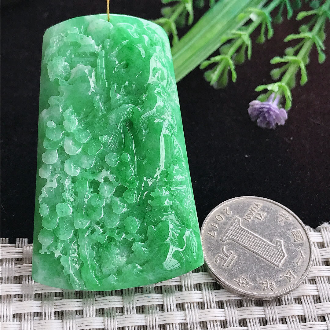 实拍A货翡翠57.2/35.5/7.8老坑精美满绿阳绿山水牌吊坠翡翠玉挂件
