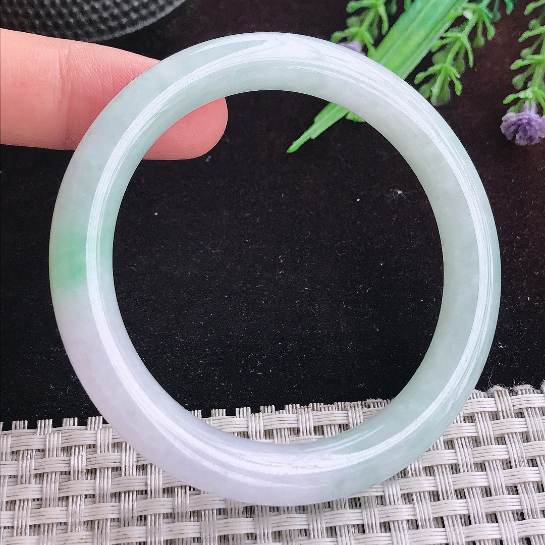 实拍A货翡翠55/9/8.8老坑秀气冰润圆条手镯天然玉镯平安镯女款